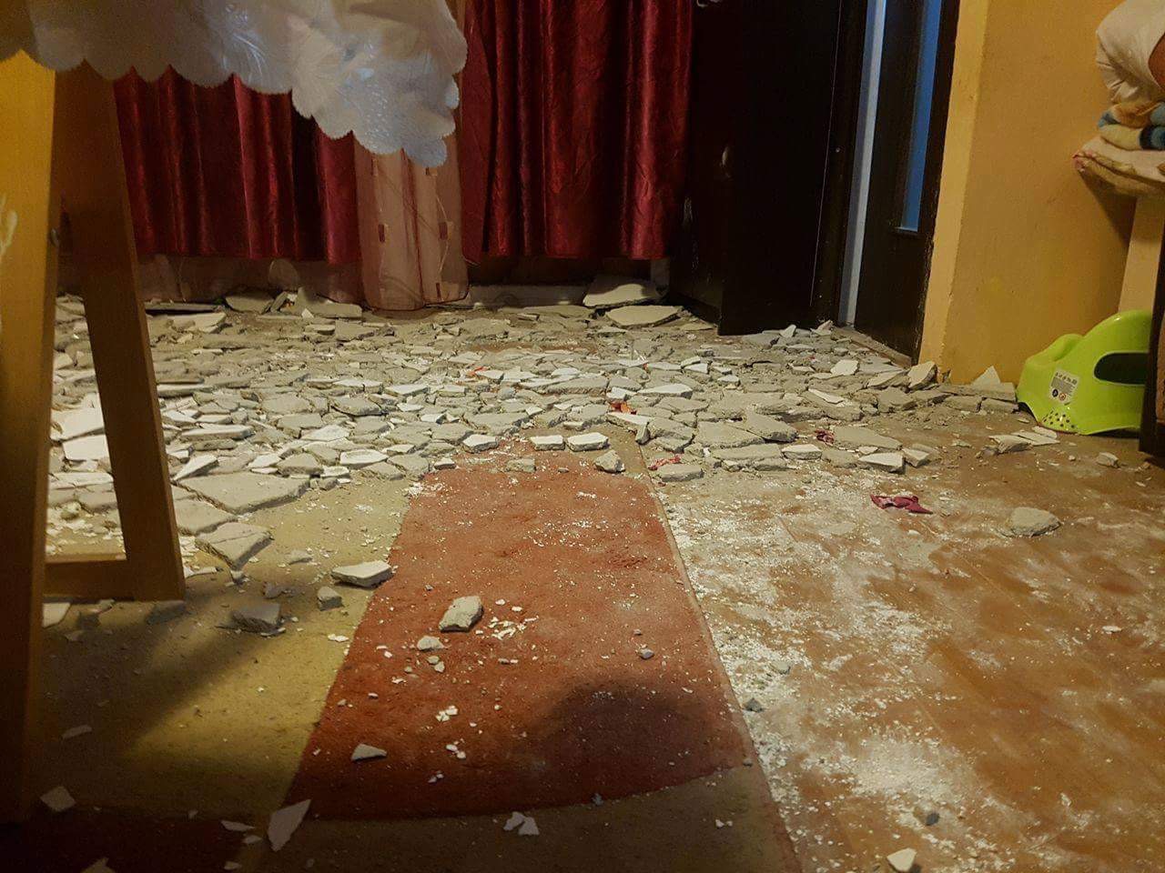 Tavanul unui apartament s-a prăbușit peste un grup de copii, în timpul unei petreceri / FOTO