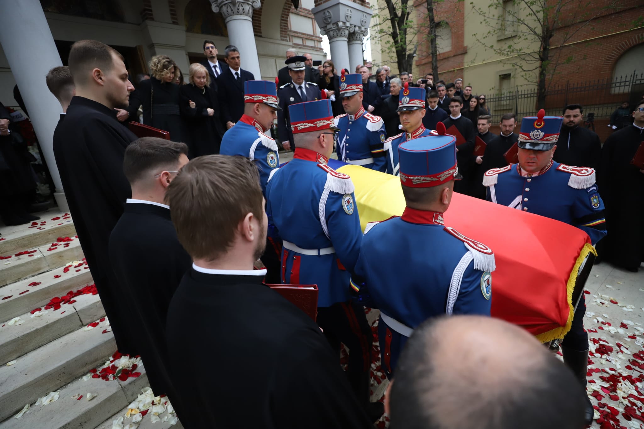 Mircea Lucescu, condus pe ultimul drum. A fost înmormântat la Cimitirul Bellu