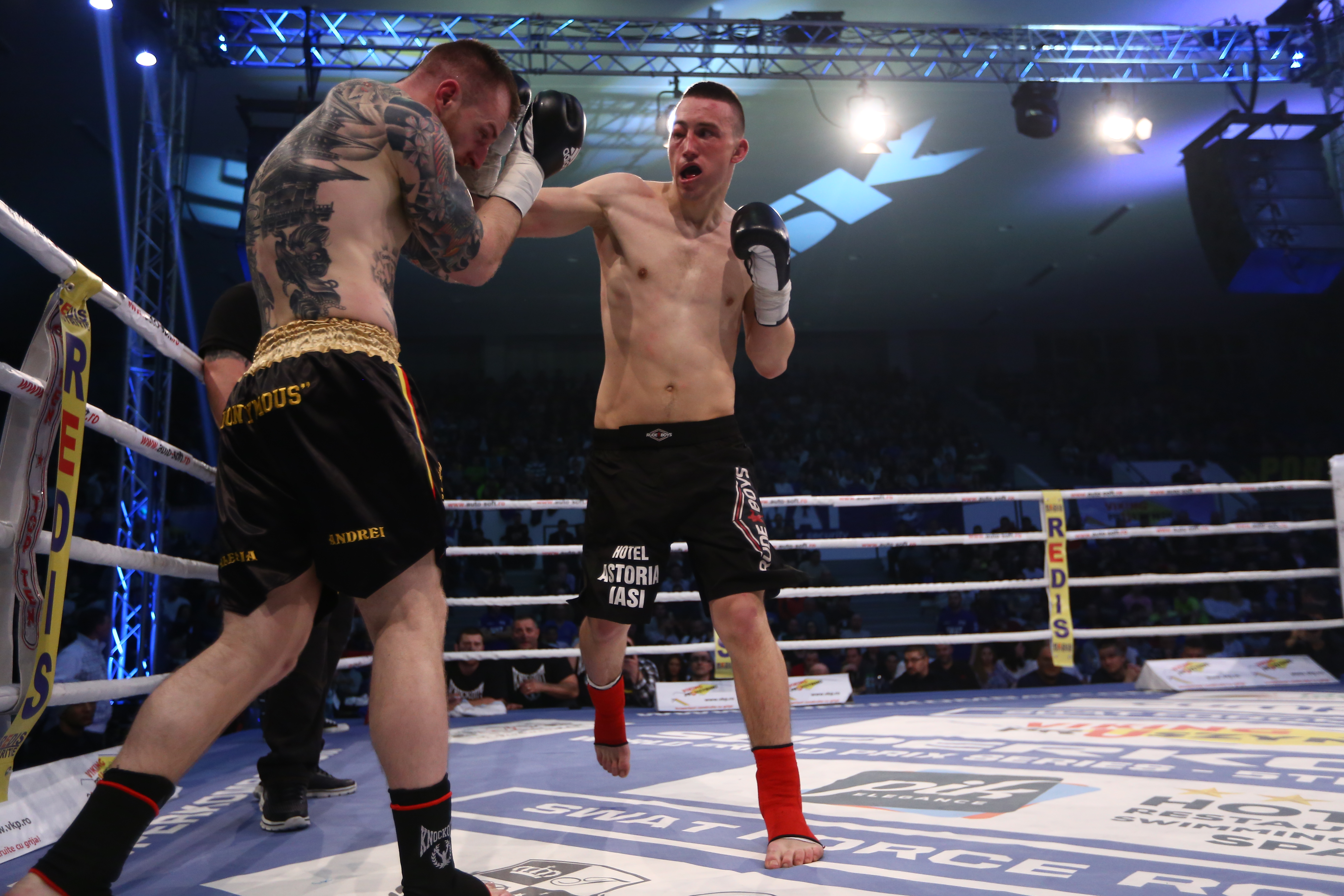 Meciul în urma căruia Amansio Paraschiv a devenit campion mondial Superkombat New Heroes! VIDEO& FOTO