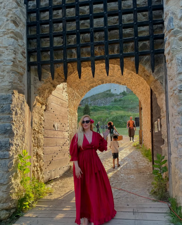 Cum arată acum Kitty Cepraga. Actrița are 45 de ani și locuiește în Italia de 21 de ani. „Sunt fericită că am fost aleasă pentru a primi această distincție”