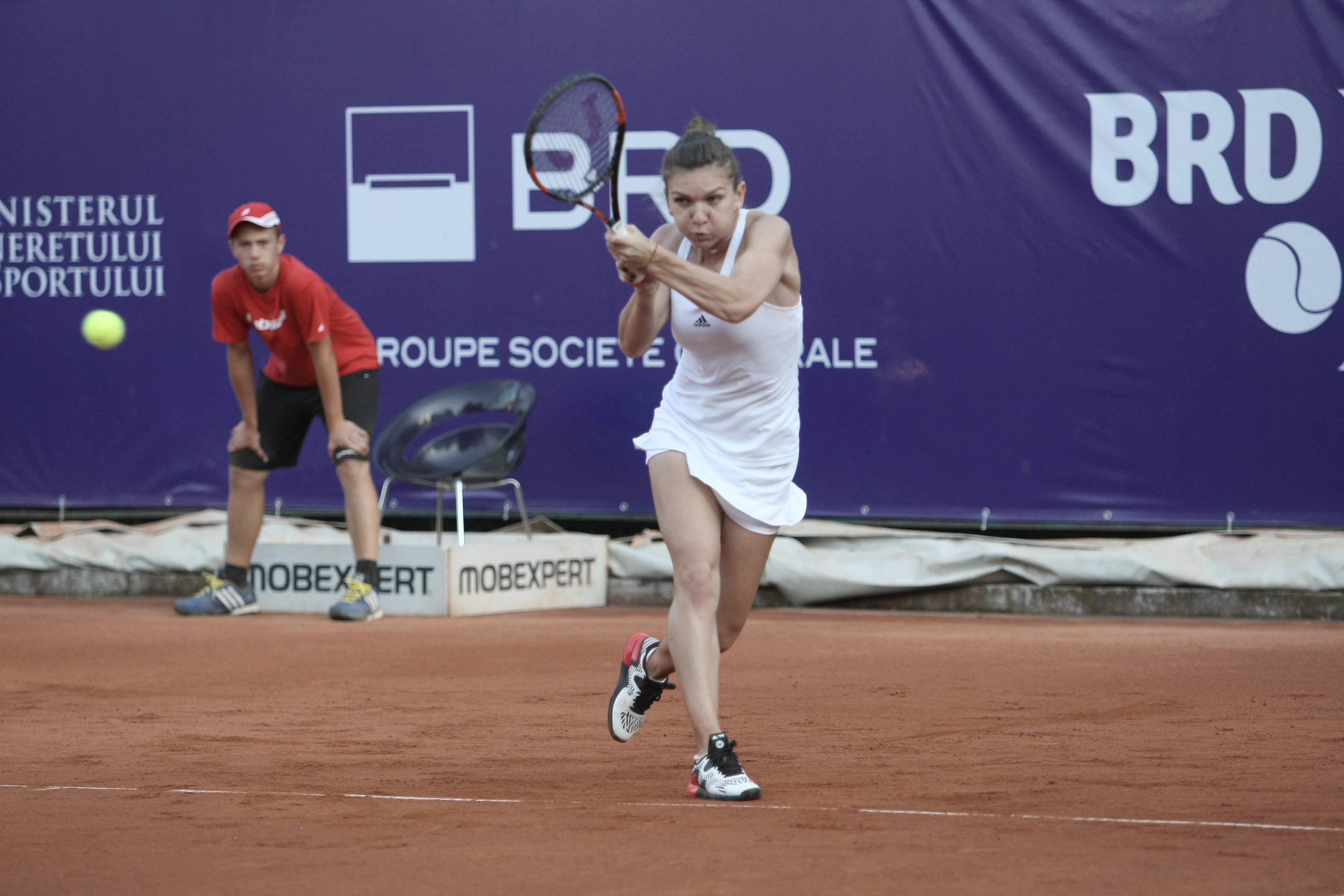 Openul de tenis al României. Halep este în ”sferturi”, după ce i-a lăsat doar șapte game-uri bulgăroaicei Șinikova / LIVE BLOG&FOTO