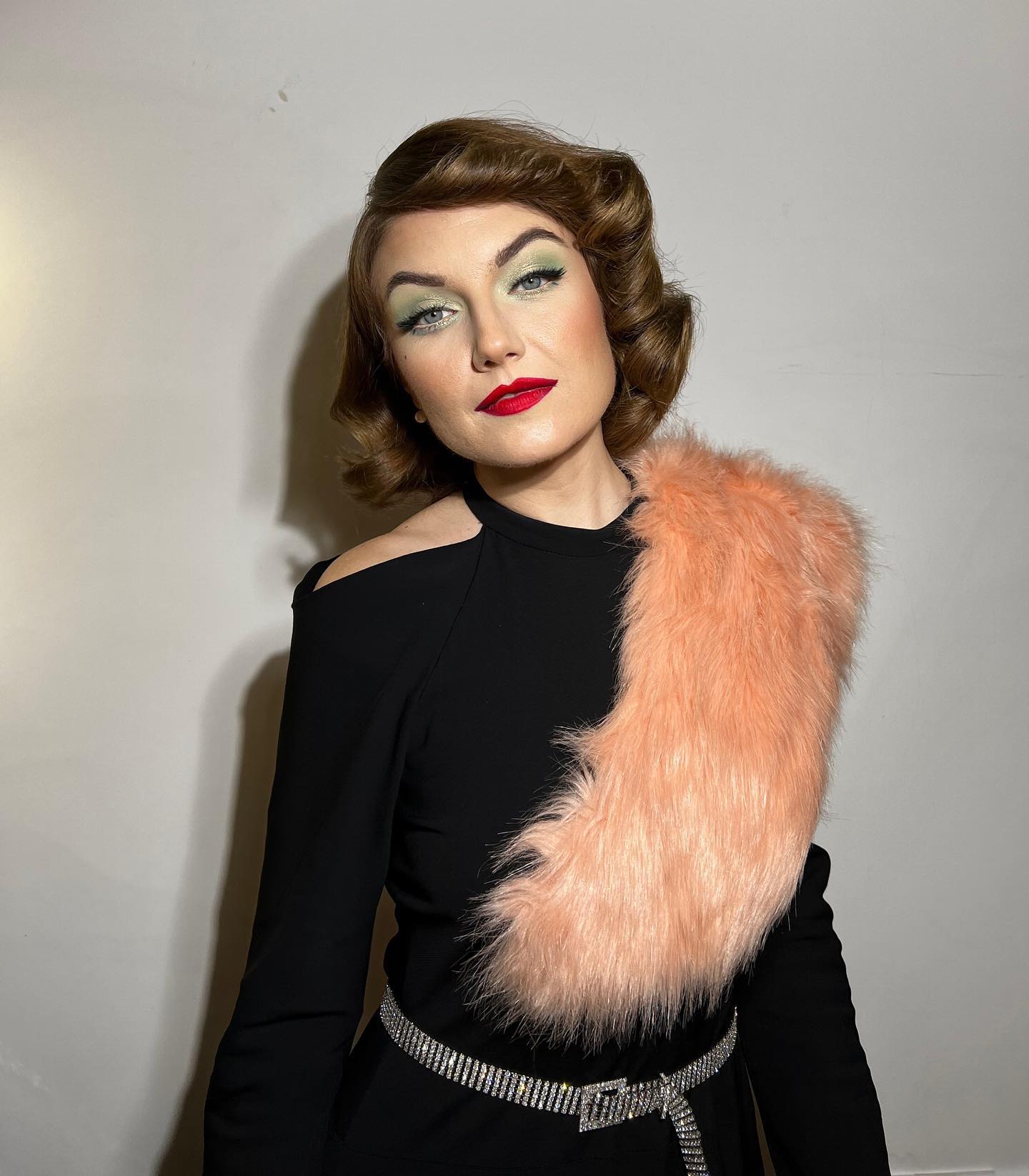 Ce a pățit Alexandra Ungureanu la un salon de înfrumusețare. Artista a rămas cu sechele