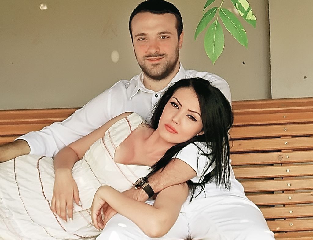 EXCLUSIV/ Ghinionul în amor «se sparge» peste cinci ani! Andreea Mantea se mărită la 34 de ani