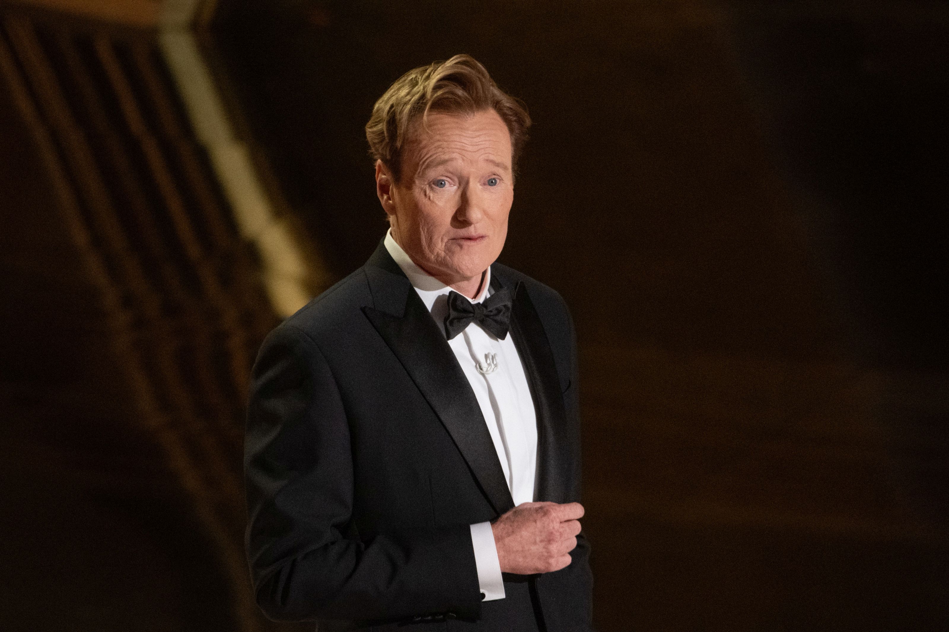 Momente memorabile la Oscar 2025. Conan O’Brien a ironizat conflictul Kendrick Lamar - Drake și a râs de ținuta lui Adam Sandler