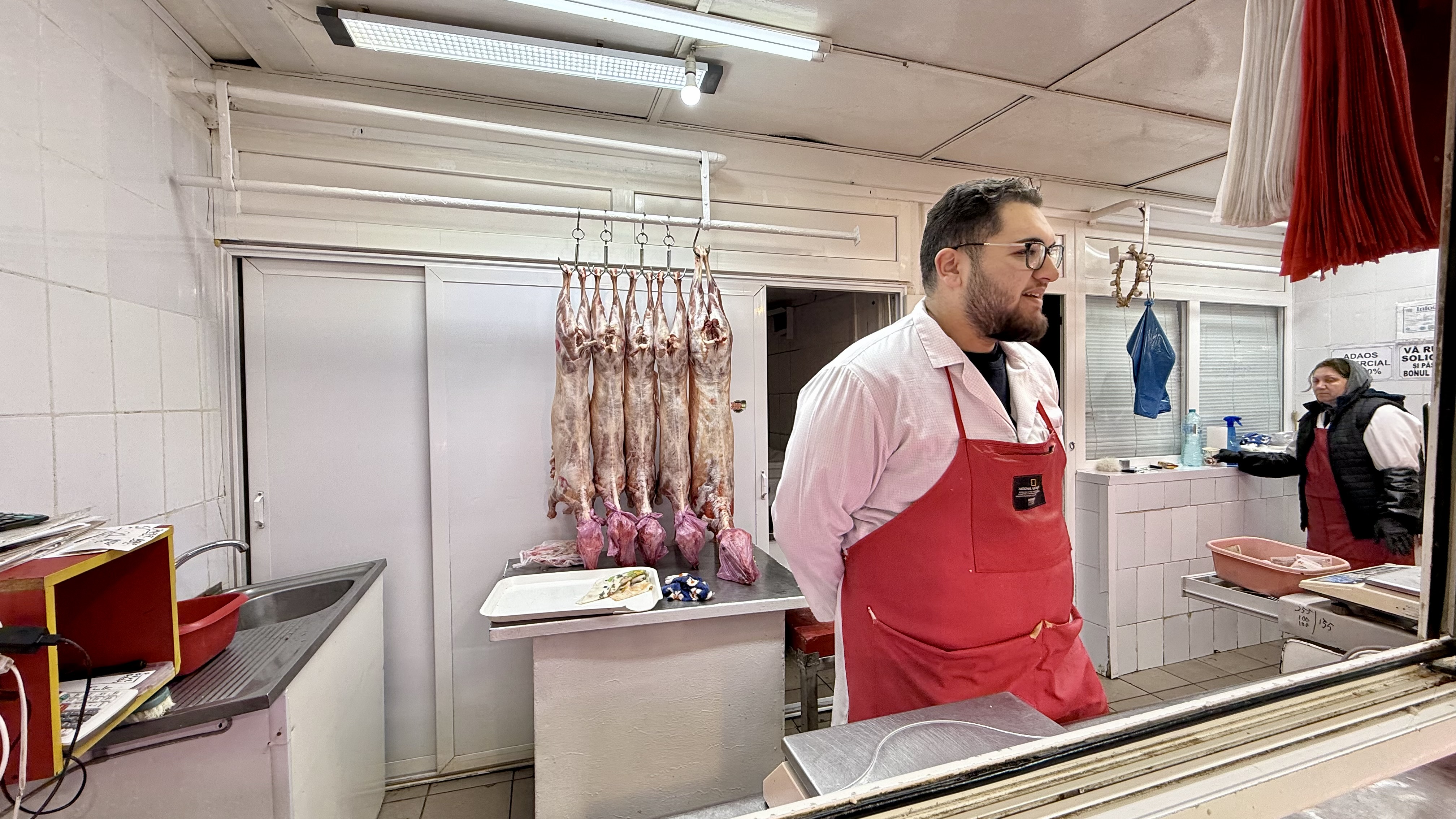 Preț miei Paște 2026. Cât costă kilogramul de carne de miel la București? „Am luat jumătate și am terminat bâlciul!”