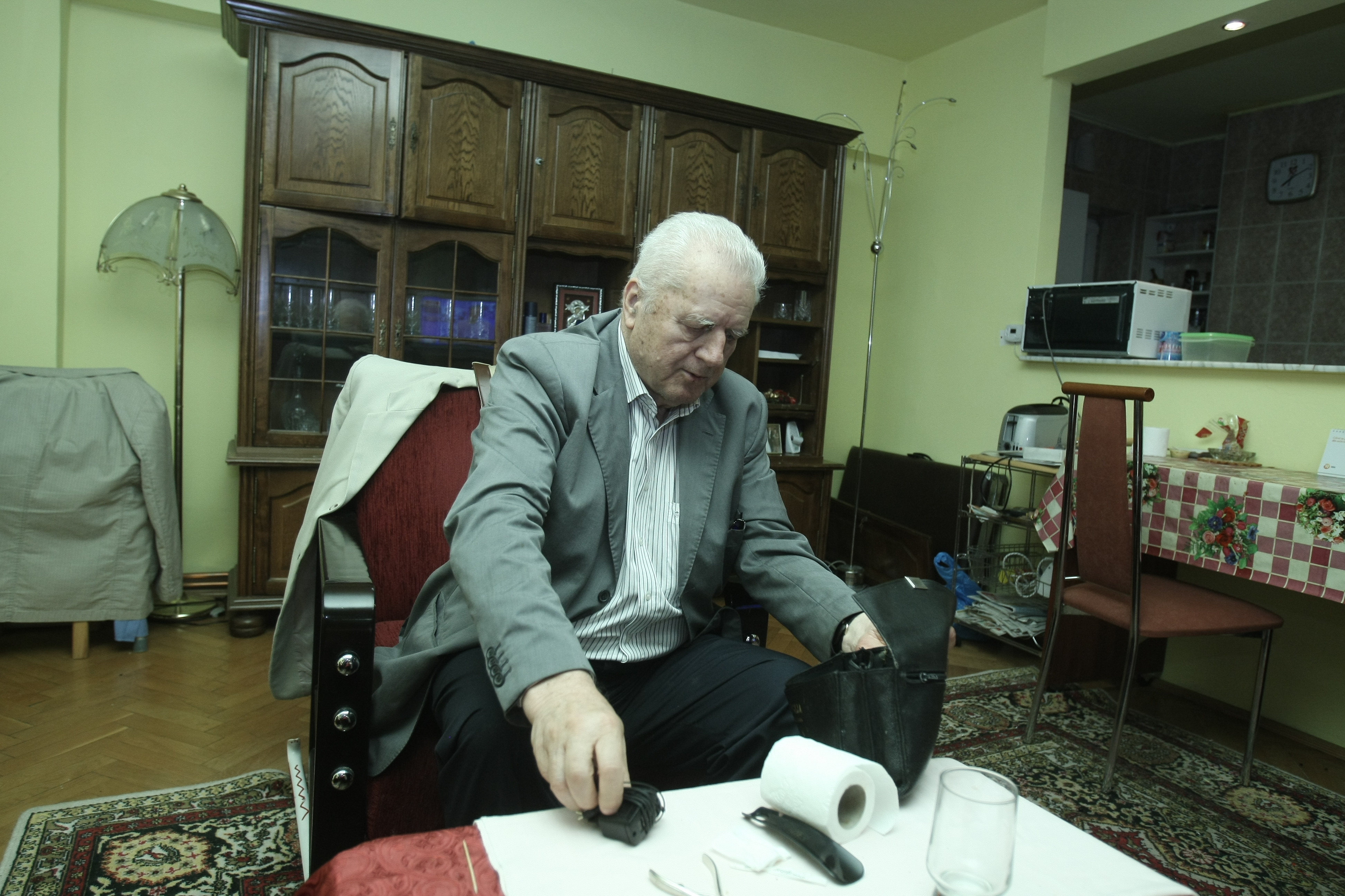 EXCLUSIV! Știați că Pădureanu a fost însurat? Vorbește în premieră despre divorț! A înșelat-o nea Jean pe Tanti Pușa? GALERIE FOTO