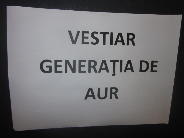 GALERIE FOTO / Generaţia de Aur a luat la mişto naţionala: "Aici sunt fotbaliştii"!