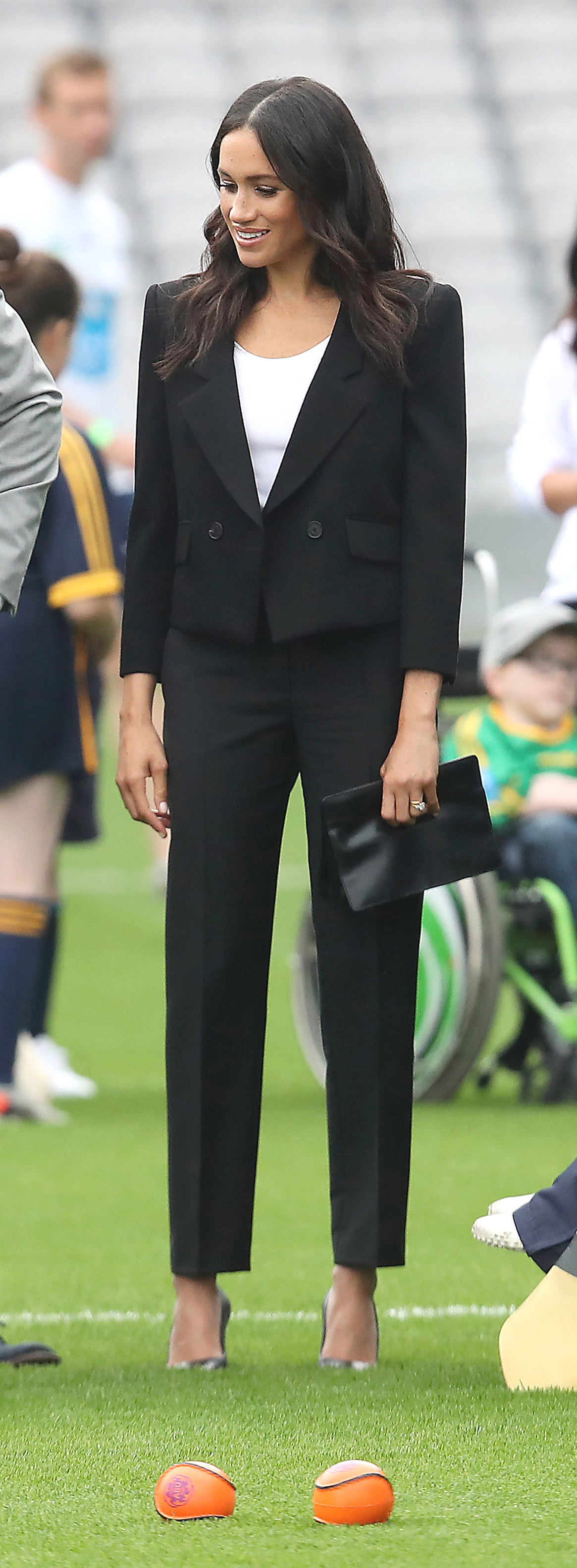 FOTO | Meghan Markle, primul turneu regal alături de prințul Harry. A purtat cinci ținute pe parcursul a 24 de ore