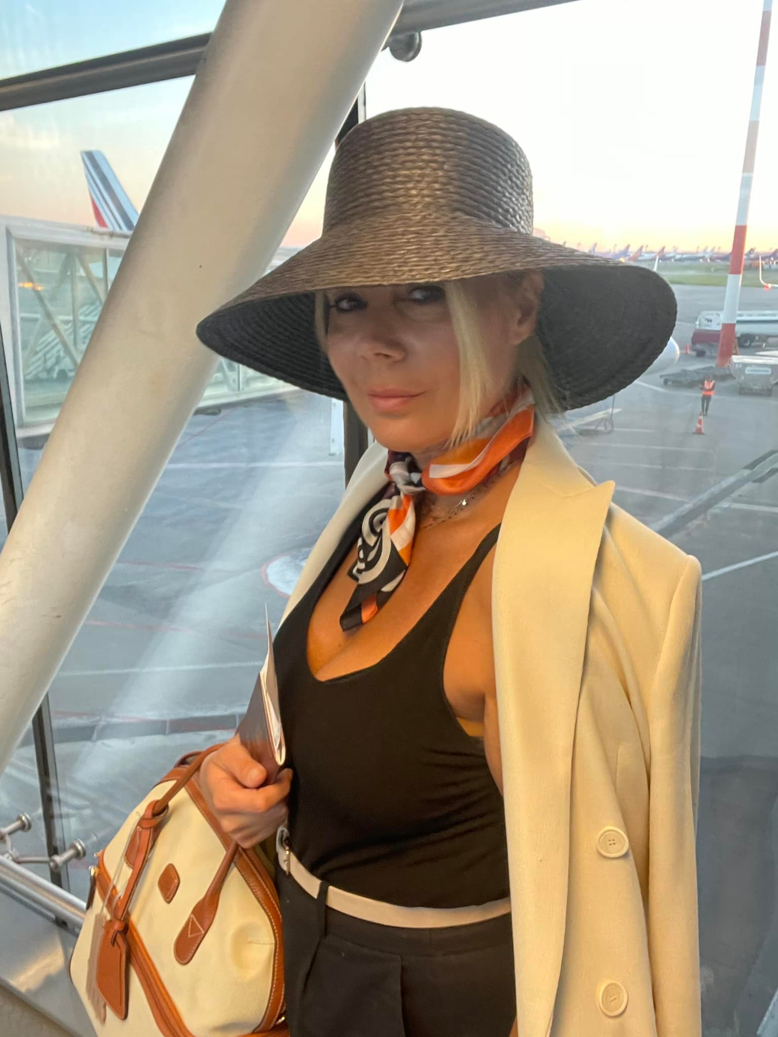 Cum a reacționat Dana Săvuică atunci când i s-a propus să pozeze în revista Playboy. Se întâmpla în 1999, când vedeta avea o agenție de modele