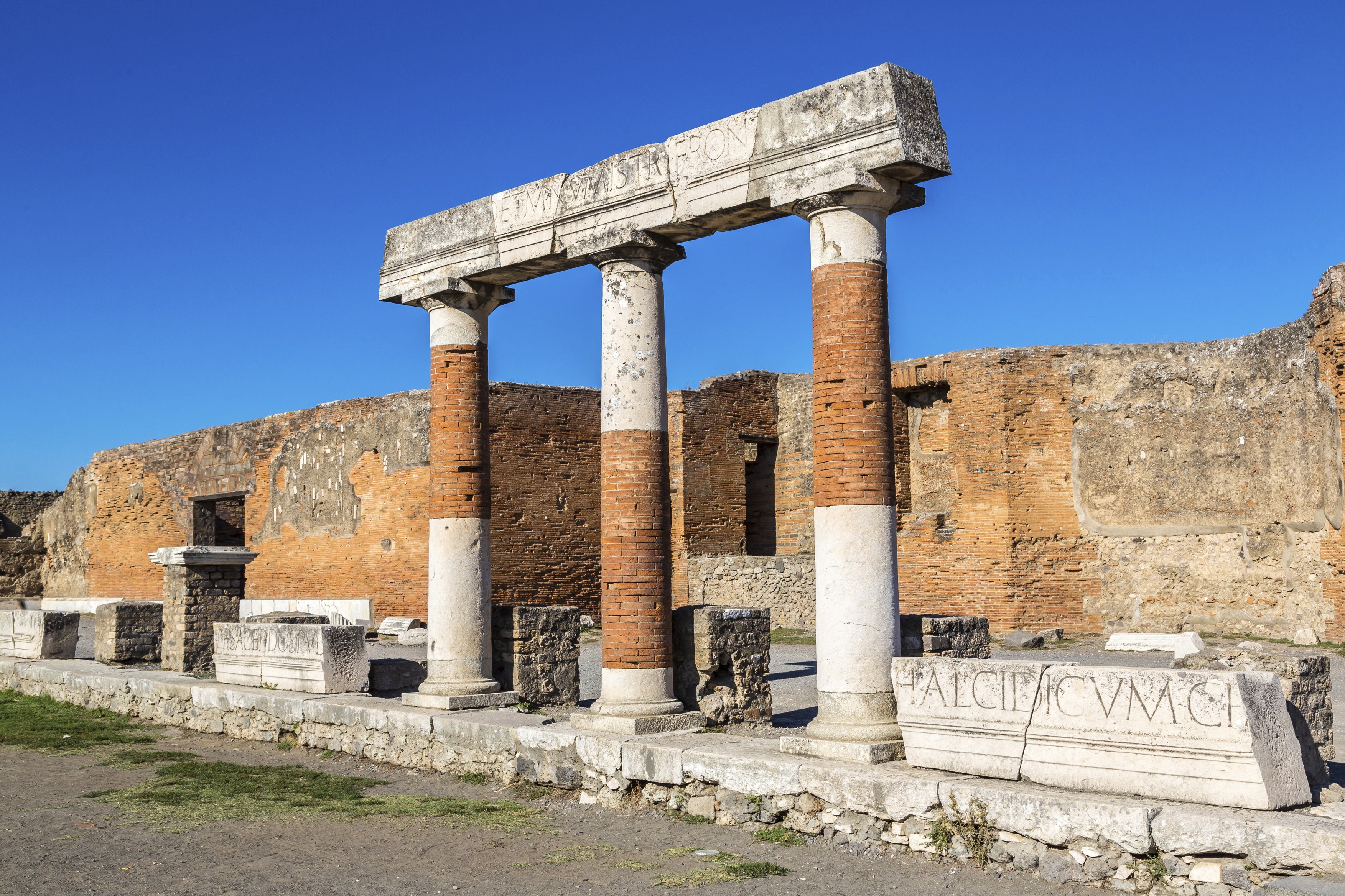 Pompei, misterul care dăinuie de aproape 2.000 de ani: orașul nu a fost uitat după erupția Vezuviului