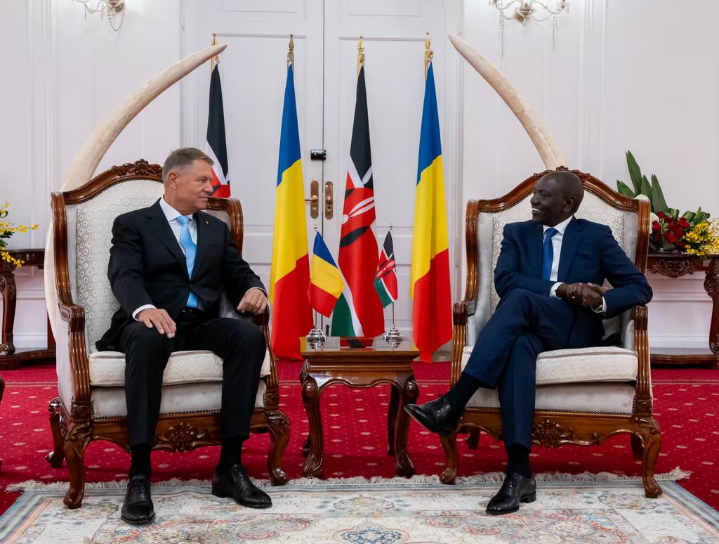 Klaus Iohannis a ajuns în Kenya, prima țară din turneul african. Discuții cu omologul său, William Ruto