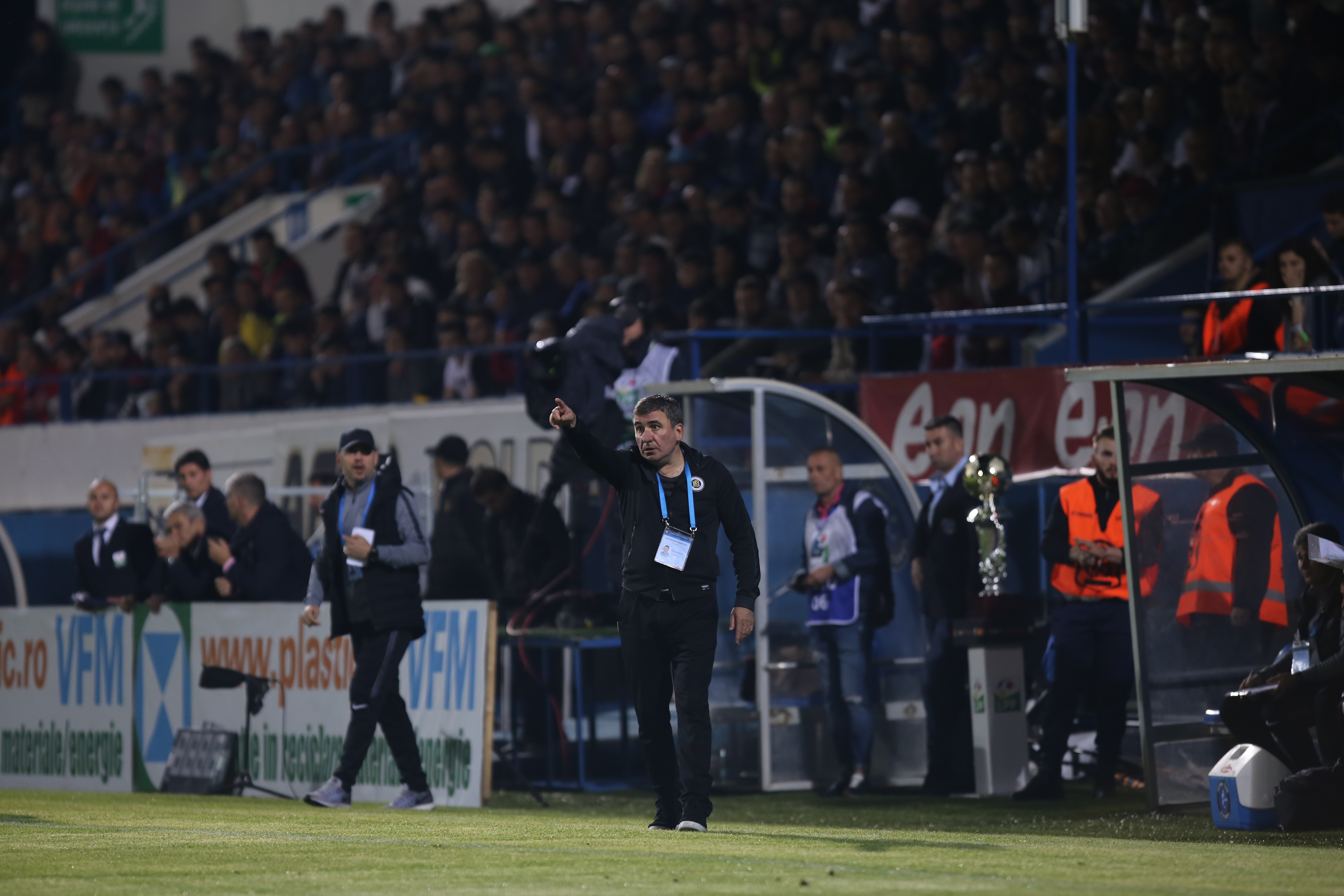 Liga 1, play-off, ultima etapă: Viitorul - CFR Cluj, FCSB - CSU Craiova, Dinamo - Astra. Lacrima lui Ovidiu! Hagi plânge de bucurie, după primul titlu din carieră! Viitorul Constanța, noua campioană!!! / LIVE BLOG