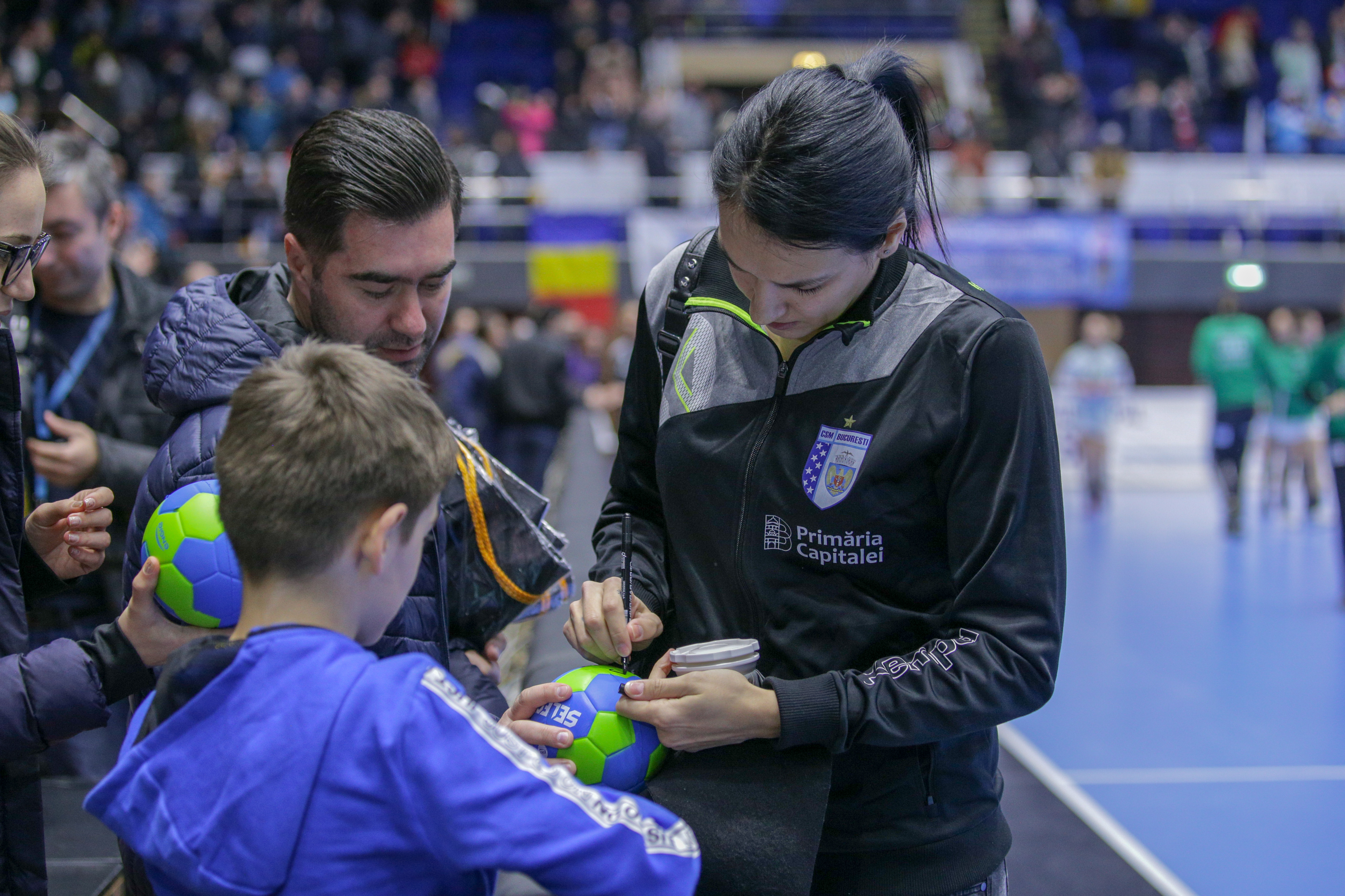 GALERIE FOTO / Cele mai spectaculoase imagini de la meciul de handbal CSM București - Gyor