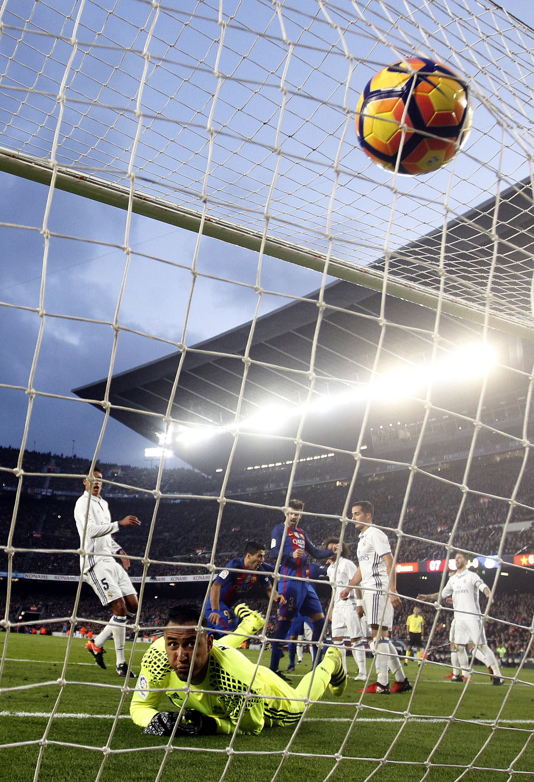 Barcelona - Real 1-1. Egal pentru Real! ”Albii” mențin avansul de 6 puncte în fața catalanilor. Ramos a egalat în ultimul minut! / LIVE BLOG & VIDEO