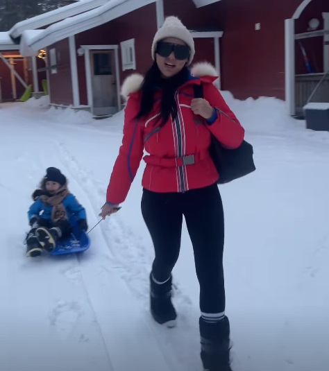 Imagini cu Lavinia Pîrva și băiețelul ei și al lui Ștefan Bănică jr în vacanța din Laponia. Reacția lui Alexandru când l-a văzut pe Moș Crăciun