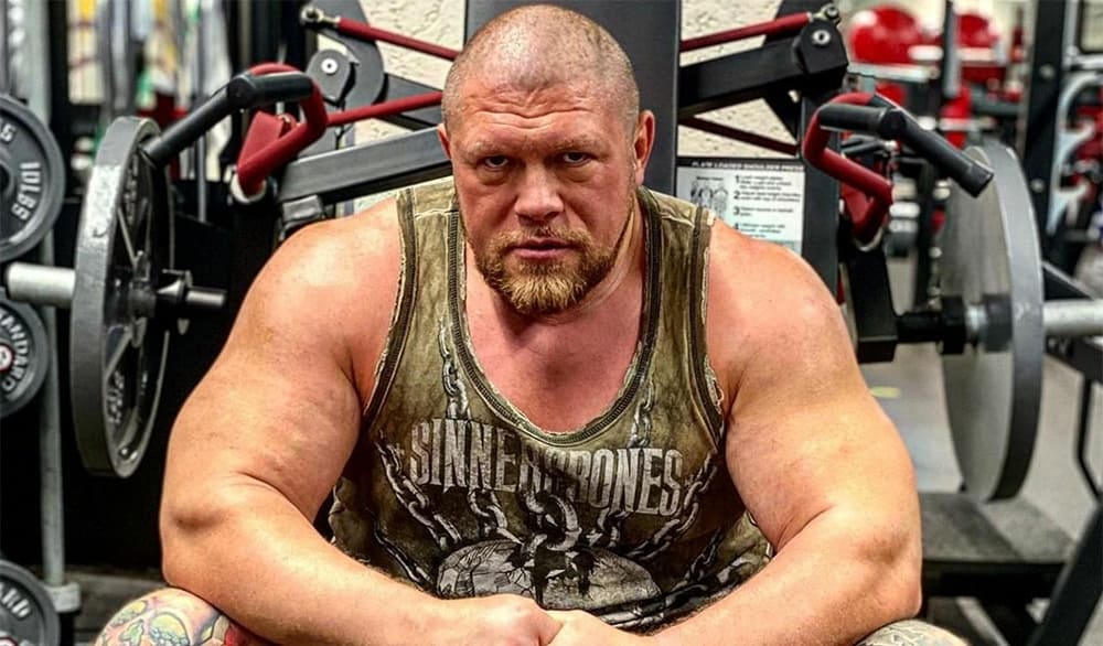 Luptătorul de MMA poreclit „Mad Max”, un criminal condamnat, eliberat din închisoare pentru a lupta în Ucraina: „Groaza e mai de efect decât cruzimea”