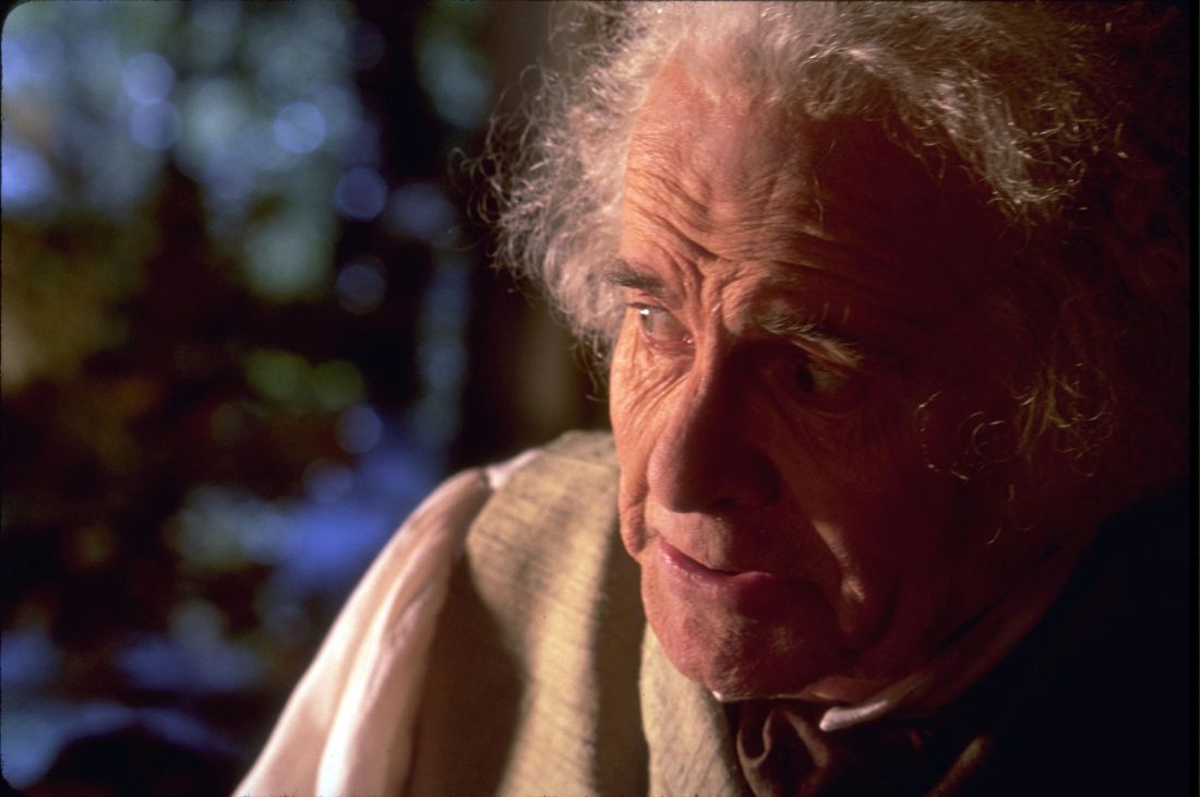 Actorul Ian Holm, care a interpretat rolul lui Bilbo Baggins în Stăpânul Inelelor, a murit la 88 de ani