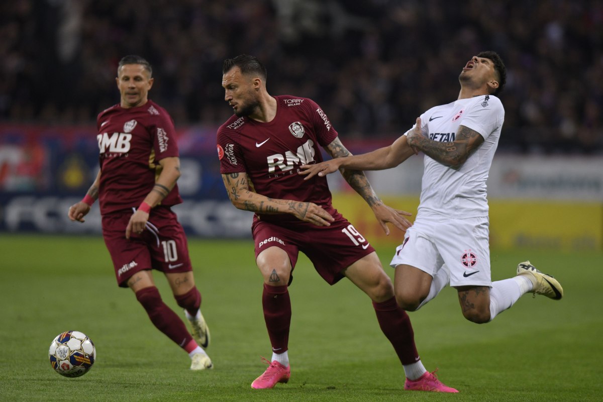 FCSB a primit trofeul de campioană a României în fața a peste 54.000 de spectatori, după ce a pierdut cu CFR Cluj
