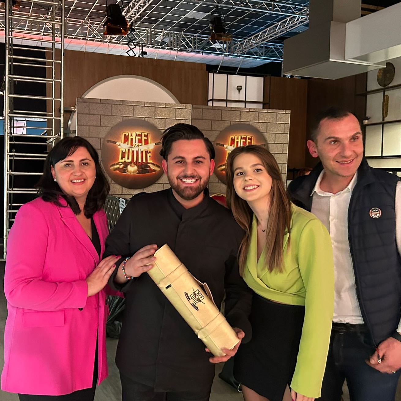 Janni Alexandridis a câștigat „Chefi la cuțite”, sezonul 12. Concurentul din echipa lui Florin Dumitrescu a primit premiul de 30.000 de euro