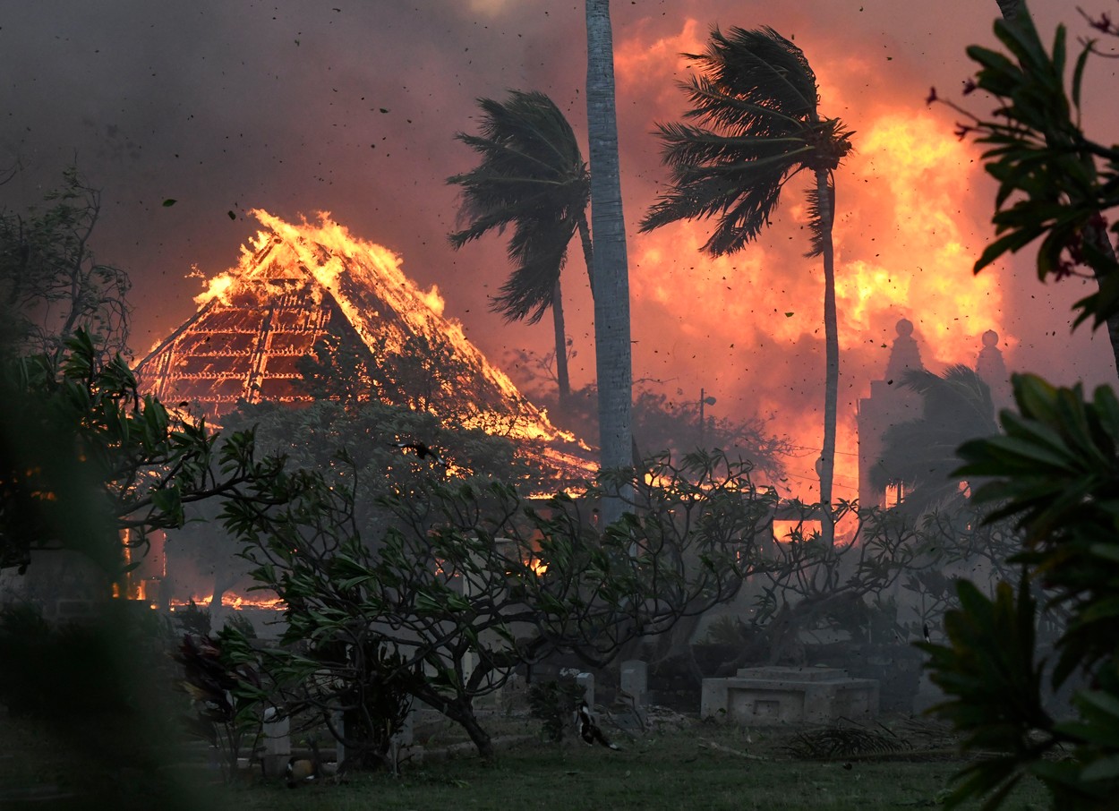 Acuzații și controverse, în urma incendiilor cu zeci de morți din Hawaii. „Nu a existat niciun avertisment. Nimeni nu a venit pe aici”