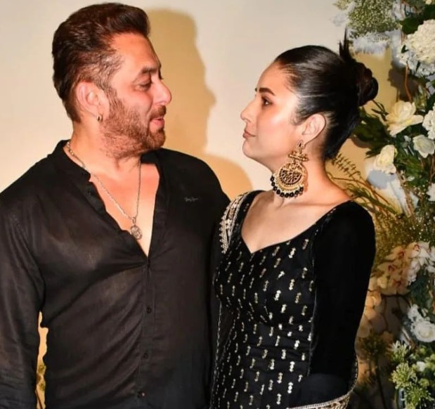 Imagini cu Salman Khan în tandrețuri cu o actriță din India. Fanii au reacționat: „Cu Iulia Vântur de ce nu se pozează așa?”