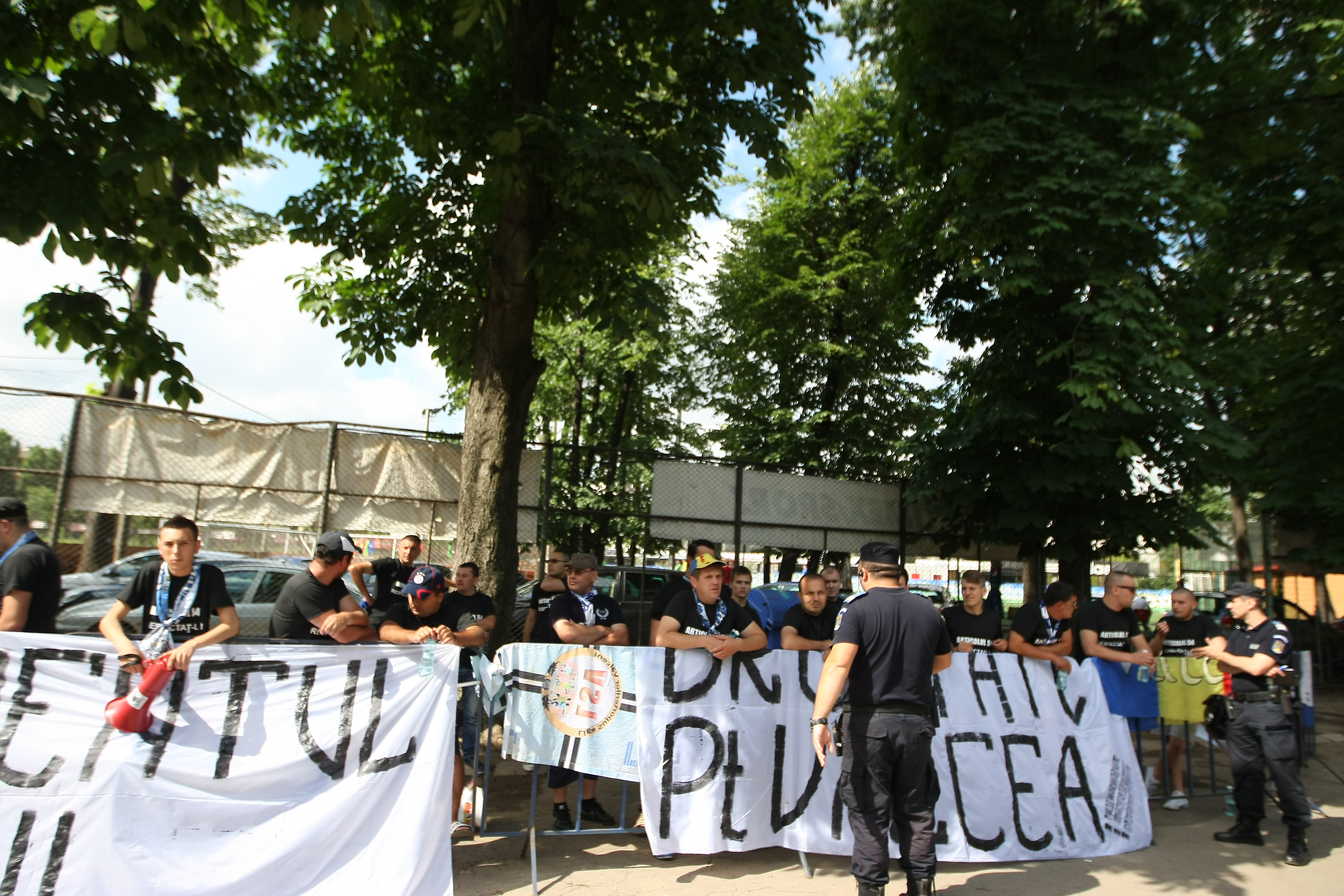 Burleanu, PE VIAŢĂ la FRF. 4 milioane €, "EVAPORAŢI". Sandu, DECAPITAT