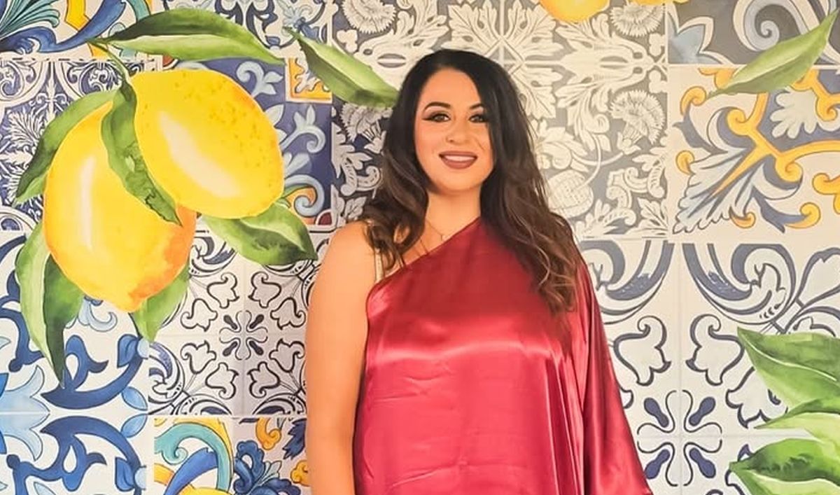 Ce a pățit Oana Roman, după ce a primit un pachet din Anglia. Cât a fost nevoită să plătească la firma de curierat