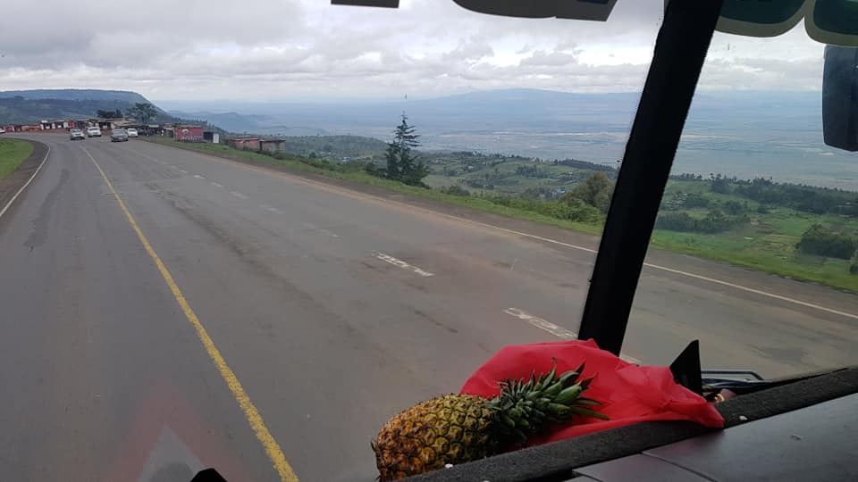 GALERIE FOTO | «Am votat ca să pot urla»! Motivația fabuloasă a lui Bogdan Dovleac, românul care a parcurs duminică 690 de km, în Africa, până la urne