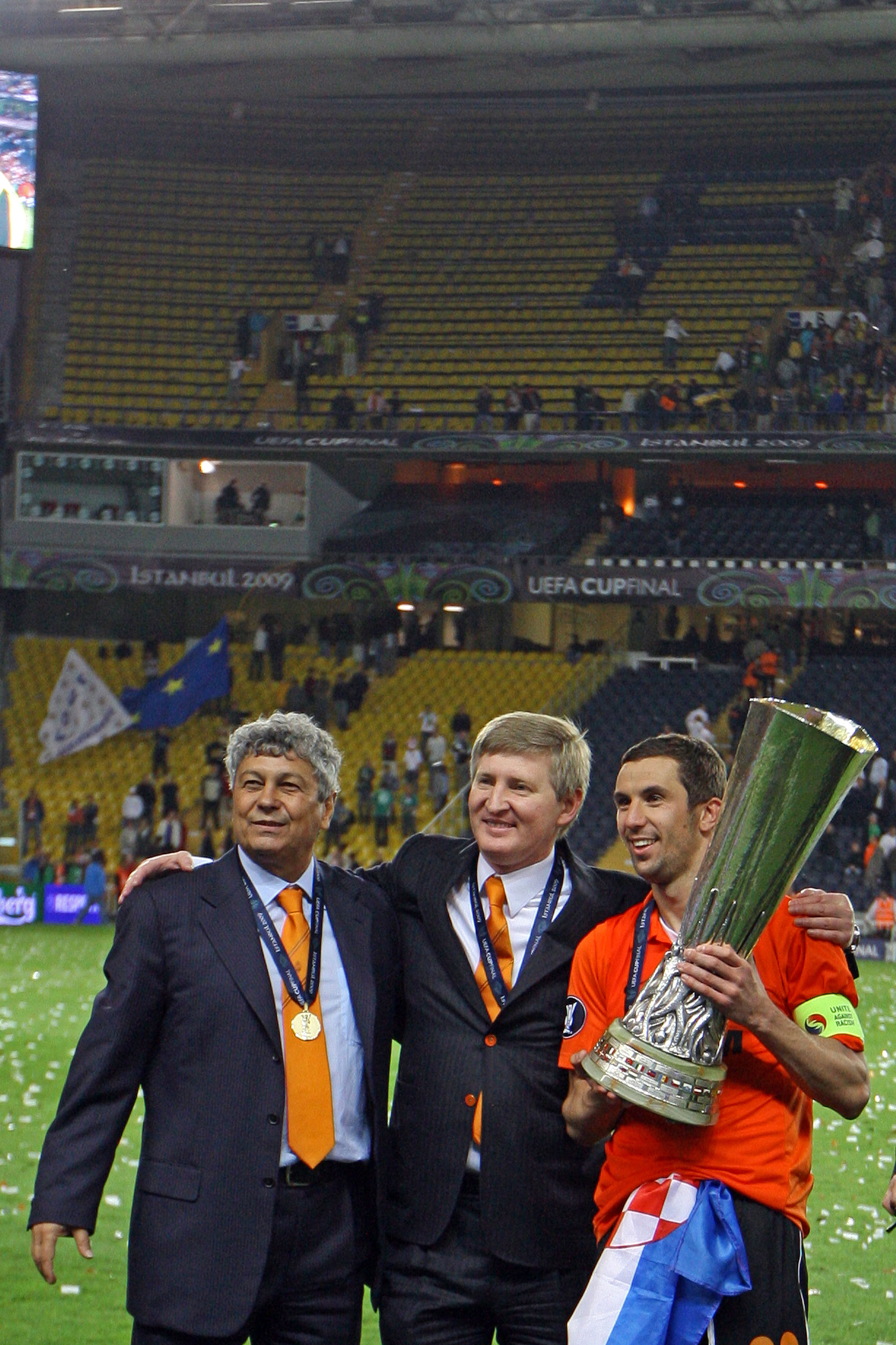 Mircea Lucescu împlinește astăzi 70 de ani. Pe urmele lui Alex Ferguson și Giovanni Trapattoni. ^”Mircea simte că va continua să mai antreneze. Nu poate trăi fără fotbal”