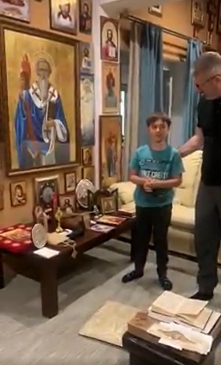 Imagini din casa în care locuiește Gabriela Firea. Unde și-a amenajat locul de rugăciune