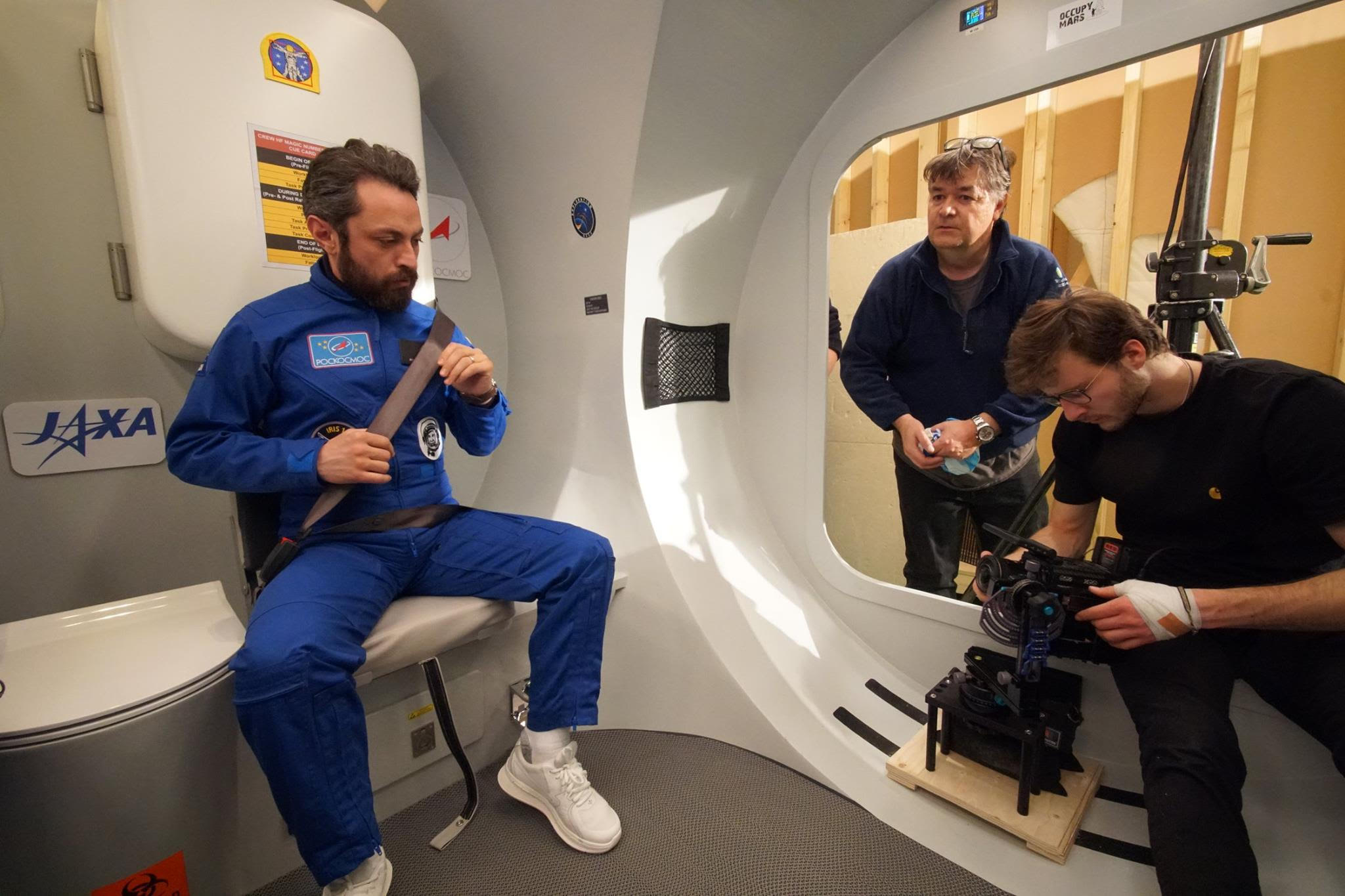 VIDEO / Nicholas Lupu, actorul român care joacă în „Mars1001”, cel mai futurist documentar de realitate virtuală. În film apare și fiul astronautului Neil Armstrong