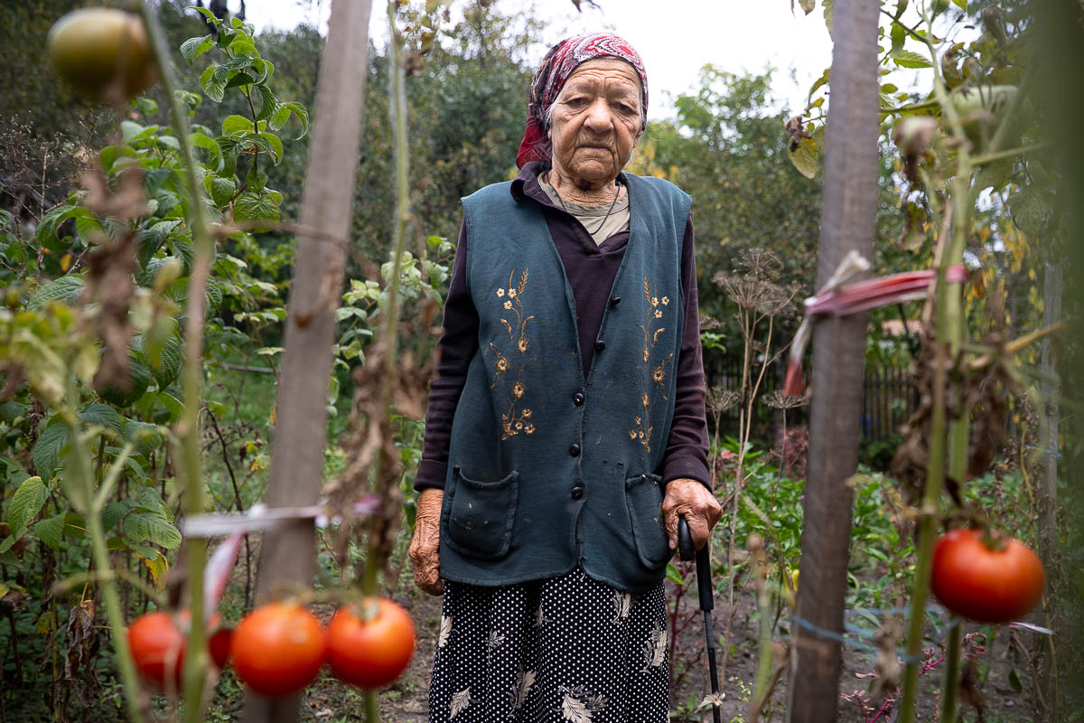 Mănâncă puțin, roagă-te, muncește. Sfaturi de viață lungă de la bătrânii din Ținutul Buzăului