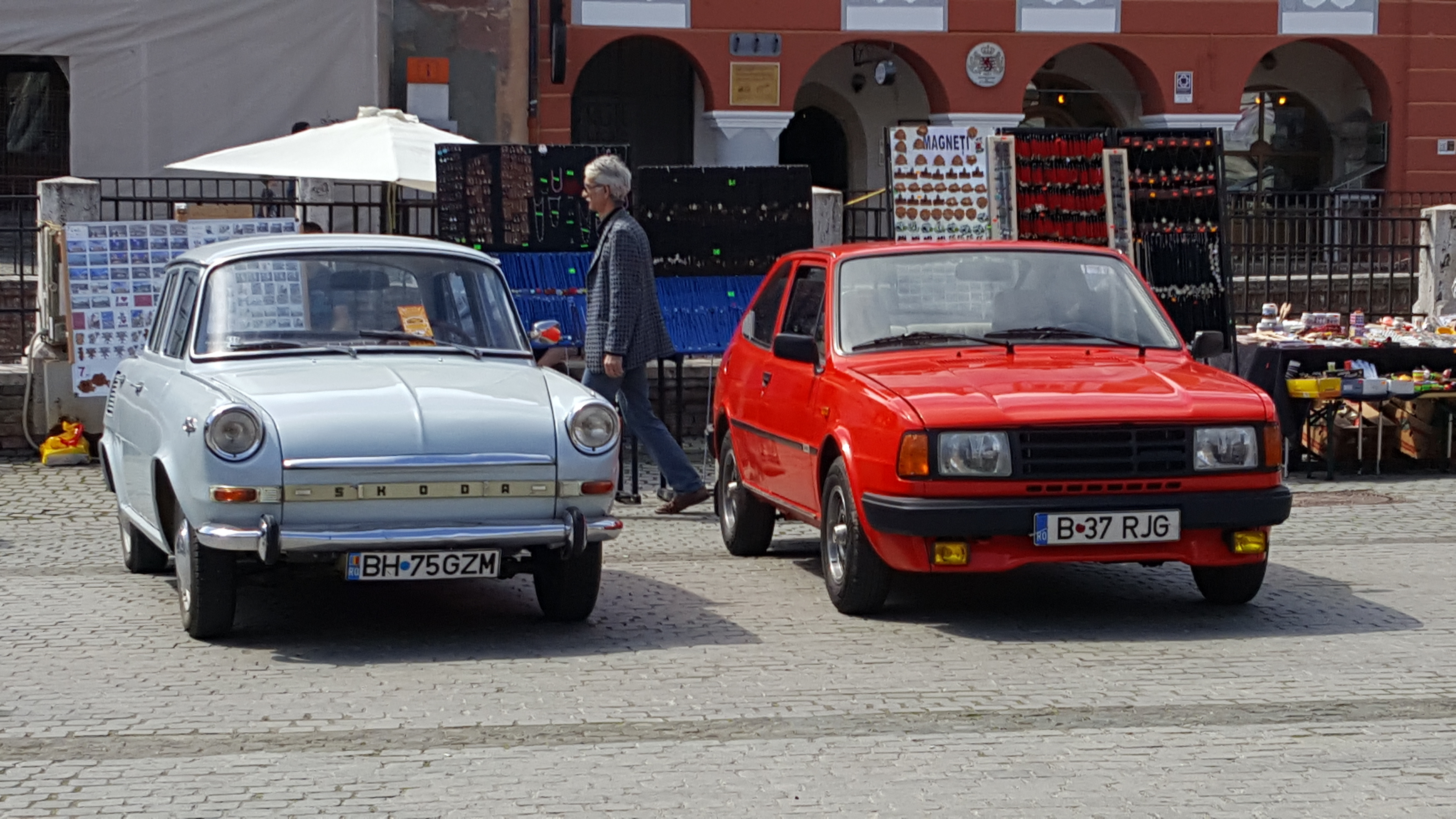 "Retro Parada Primăverii" organizată în zeci de oraşe din ţară! GALERIE FOTO