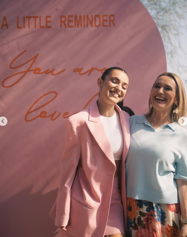 Alexia Eram, mesaj emoționant pentru mama și bunica ei. „Vă sunt recunoscătoare și vă admir”