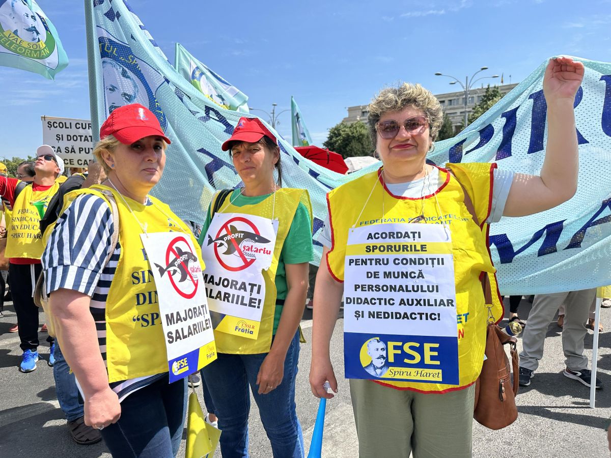 Protest al profesorilor, în a treia săptămână de grevă. Manifestanții au scandat în fața Palatului Cotroceni: „Demisia!”, „Nu cedăm!”