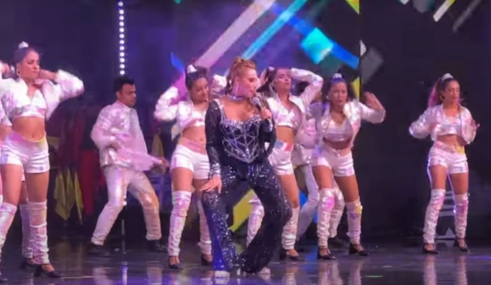 Iulia Vântur, dans în fața lui Salman Khan. Românca a susținut un spectacol la Premiile Academiei Naționale de Film Indian
