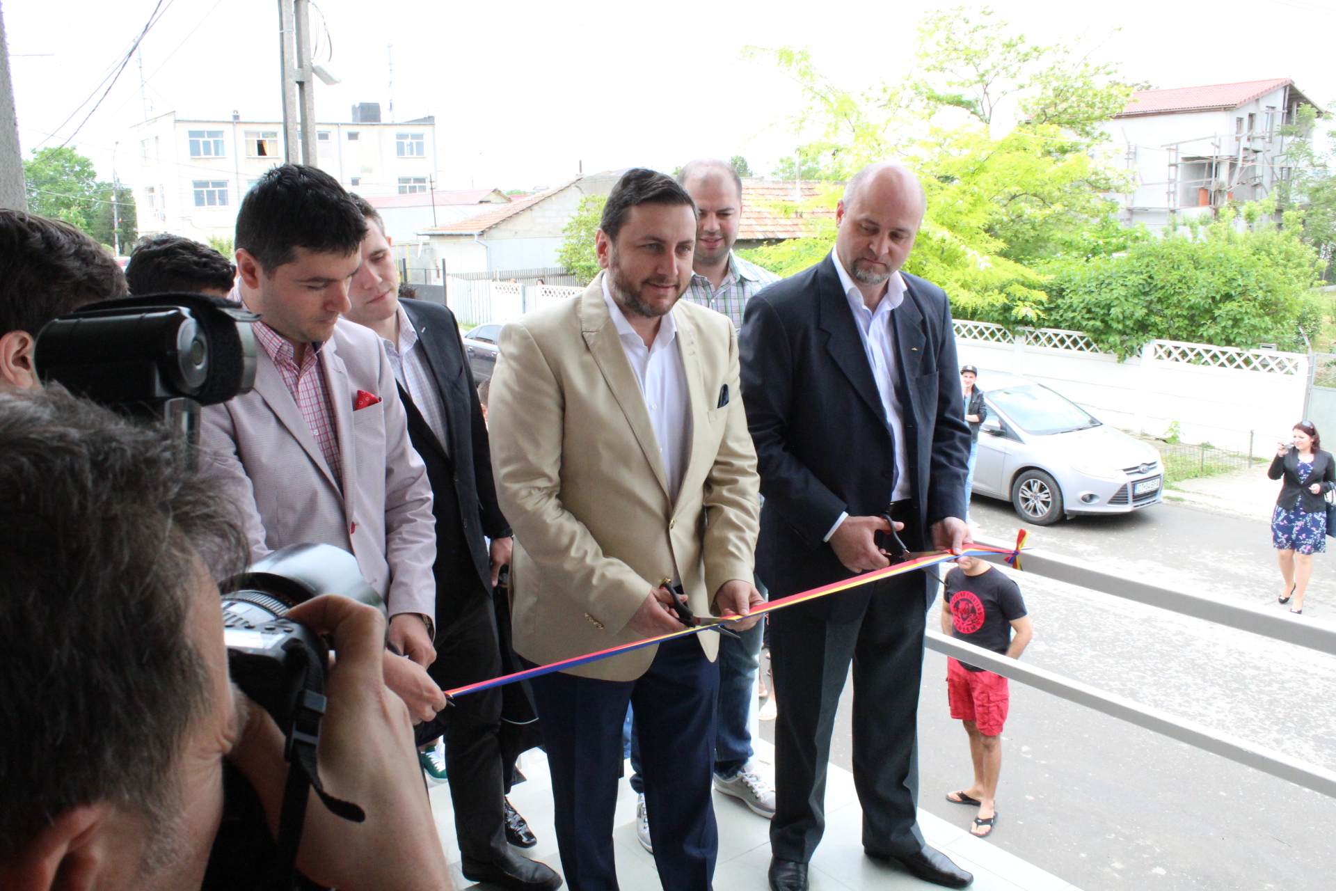 Superkombat : Irimia și luptătorii săi au inaugurat o sală de sport în Ovidiu 