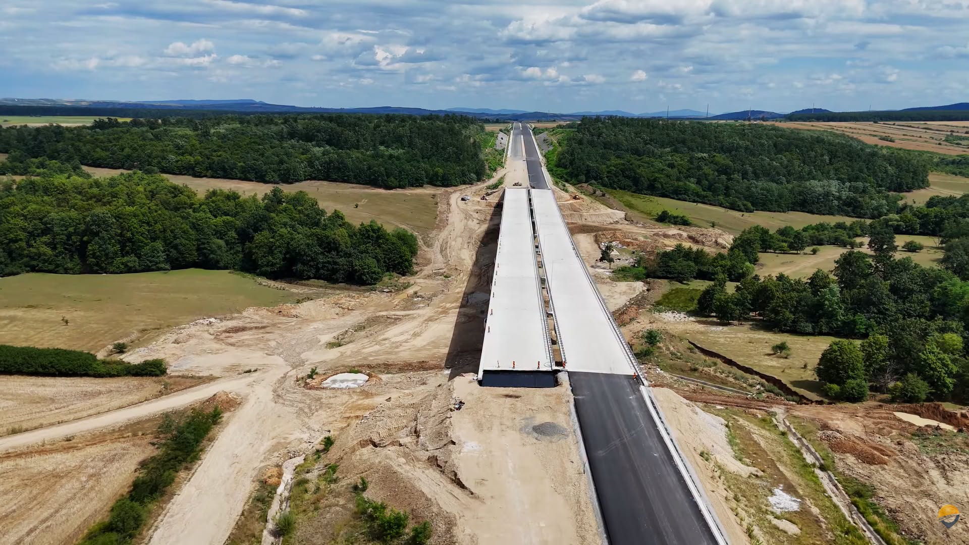 Autostrada A3 Chiribiș - Suplacu de Barcău: Deschiderea circulației, amânată pentru toamnă. Care sunt punctele critice
