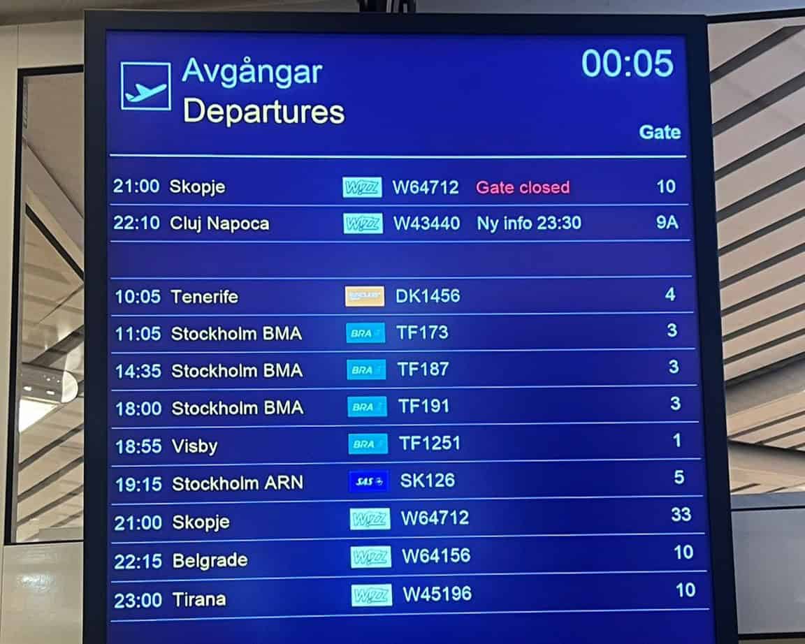 Peste 200 de români au rămas blocați într-un aeroport din Suedia aproape 24 de ore: „Ne-au spus «Descurcați-vă»”