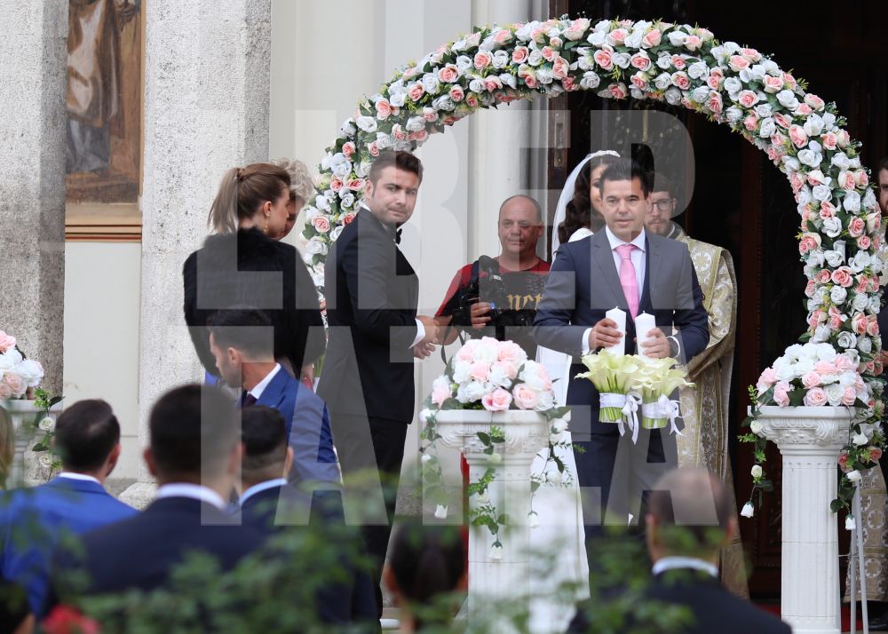 FOTO EXCLUSIV | Primele imagini de la nunta lui Adrian Mutu cu Sandra. Cum au arătat ginerele și mireasa