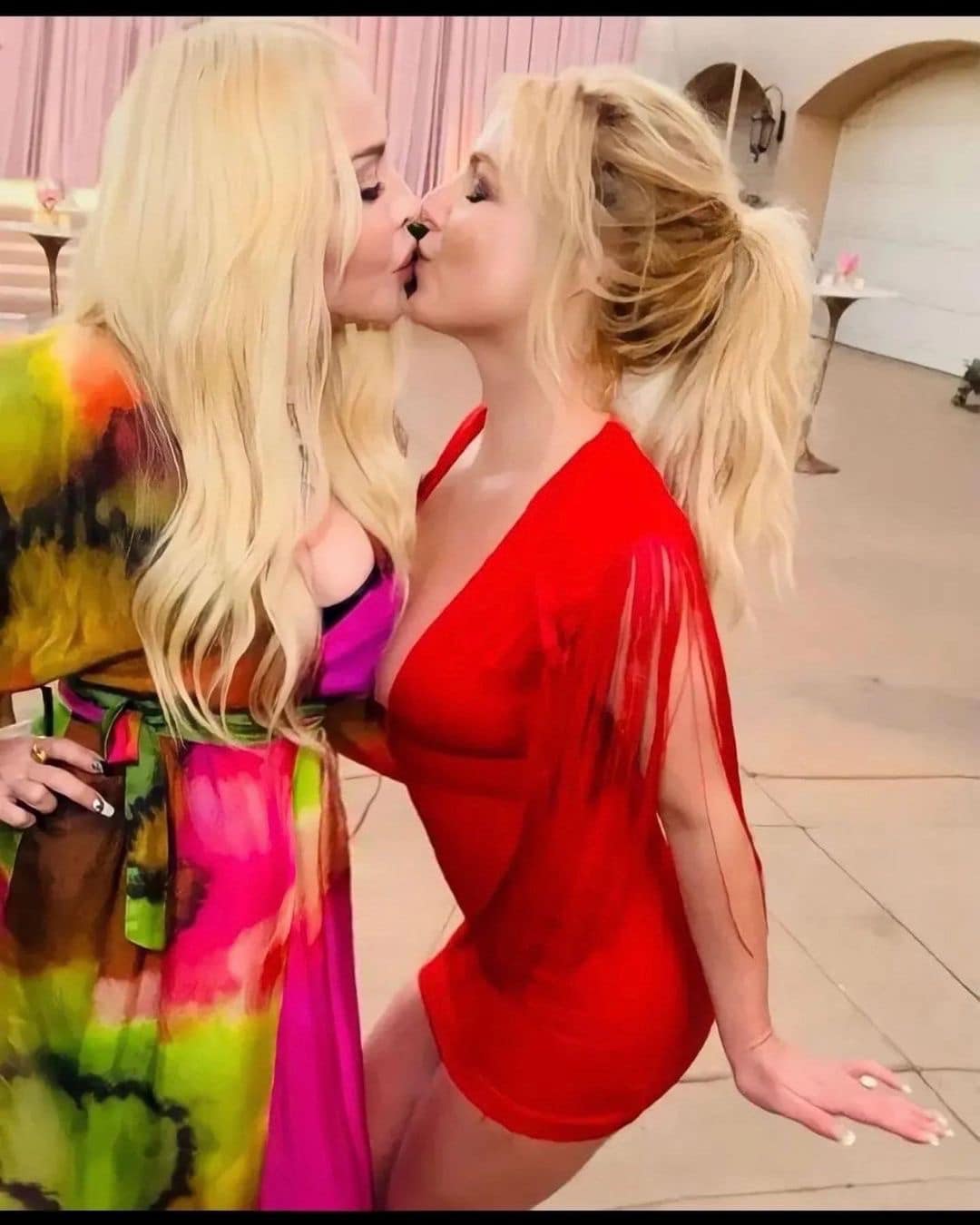 Britney Spears și Sam Asghari divorțează după 14 luni de căsnicie. Artista și-a angajat deja avocați
