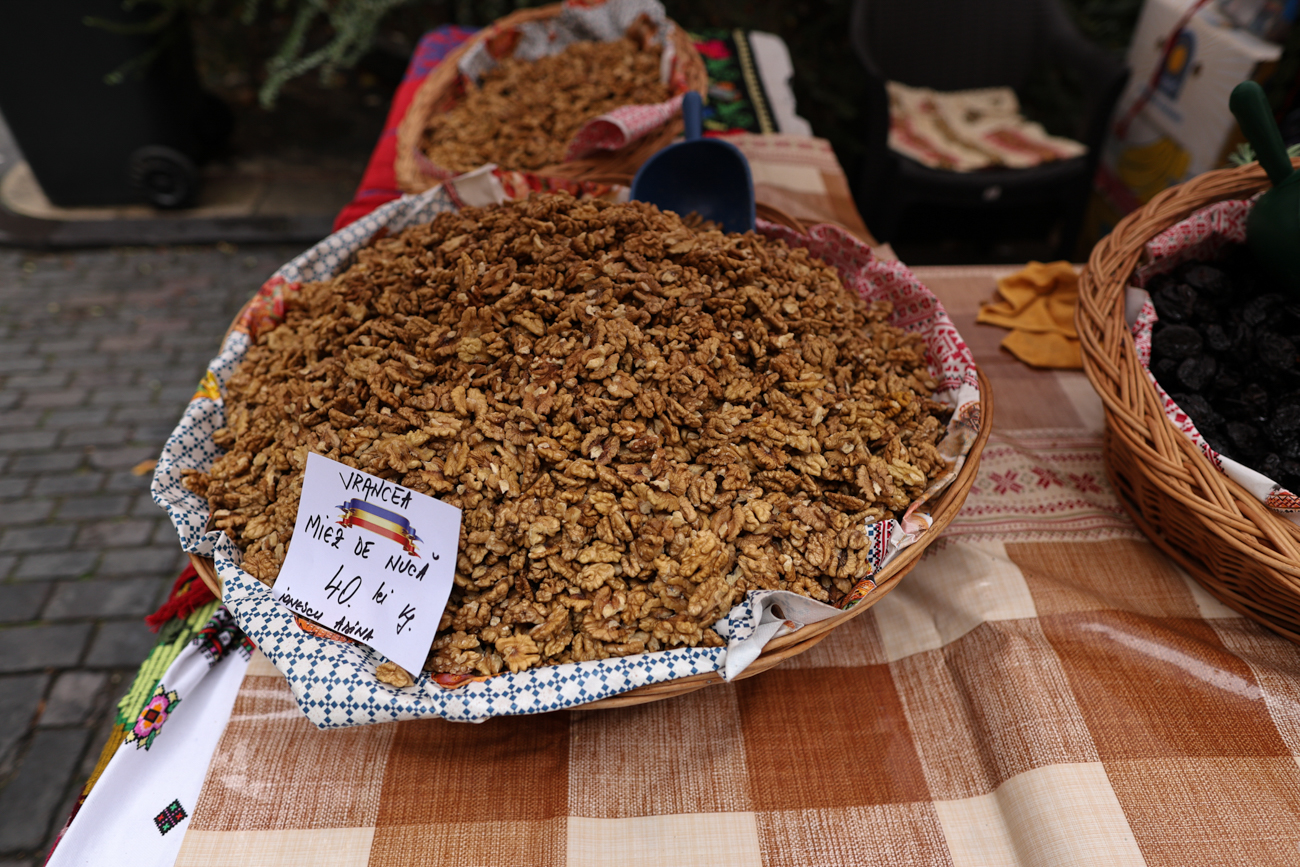 Spectacol culinar în curtea Ministerului Agriculturii. Am vizitat „Târgul de lăsatu’ secului” din București