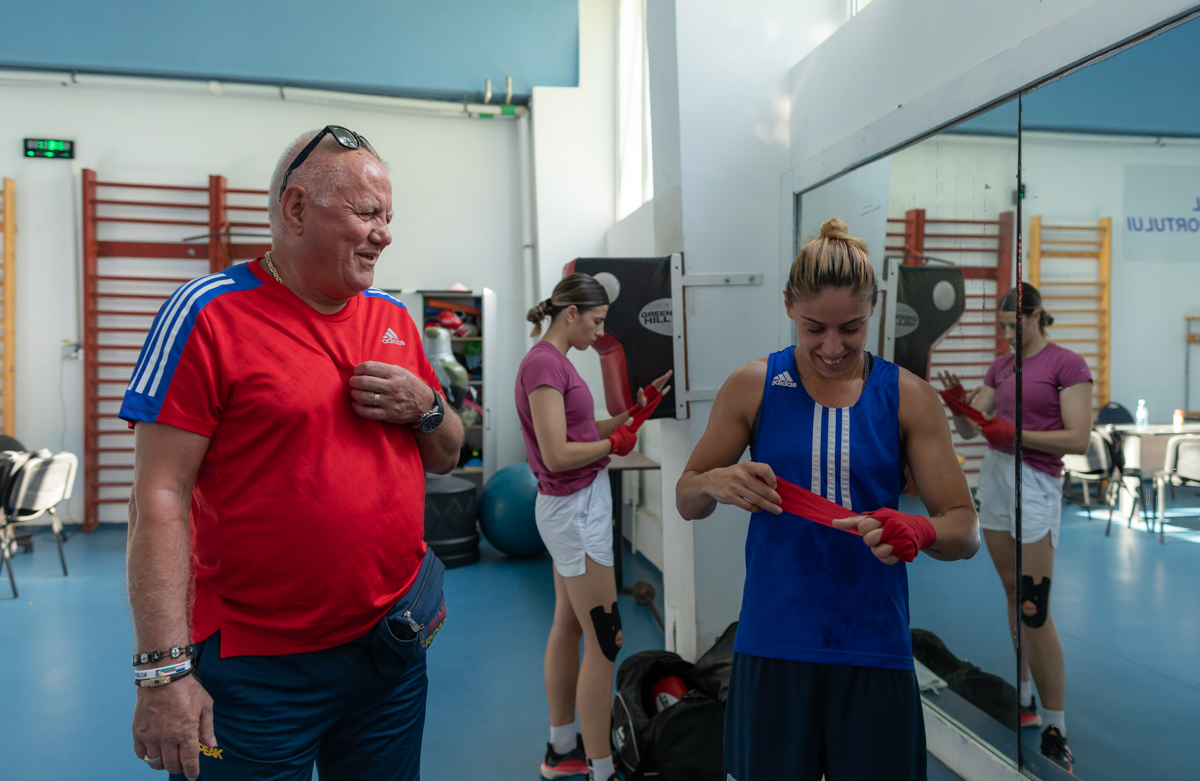 Olimpica României care a început prin a lucra cu ziua, ca să se întrețină