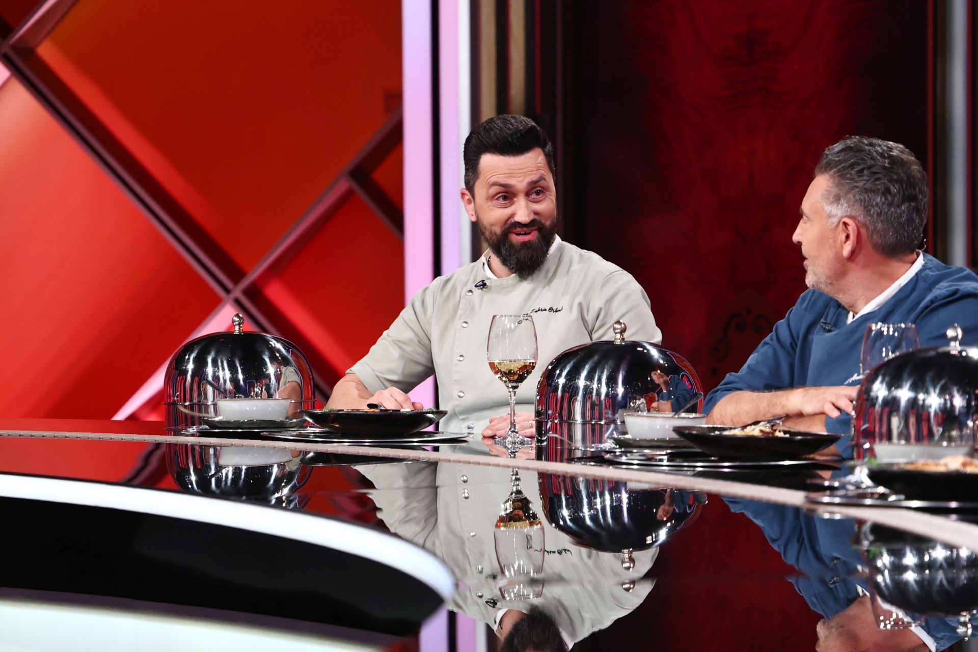 Întâlnire emoționantă între chef Orlando Zaharia și mentorul său, în bucătăria Chefi la cuțite. „A fost copilul meu de suflet cel bun”