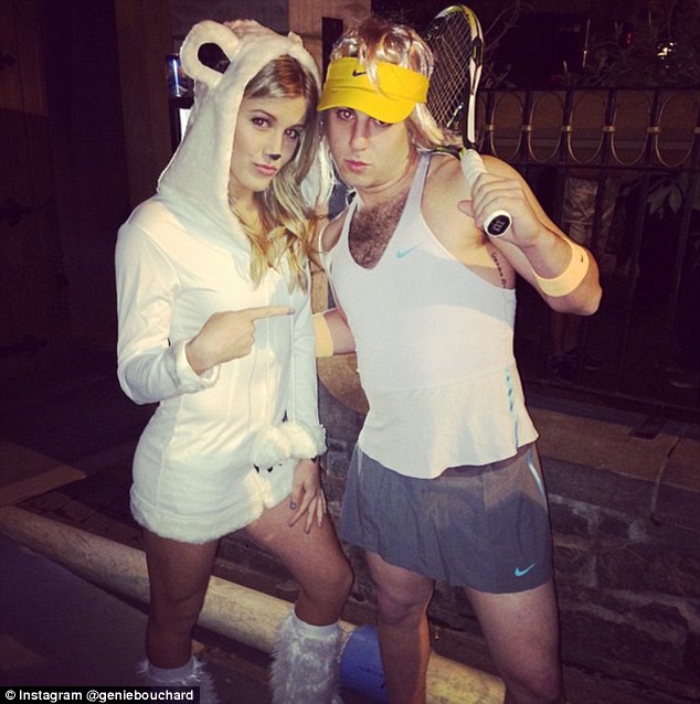 GALERIE FOTO / Eugenie Bouchard şi sora ei geamănă au plecat la ”război”