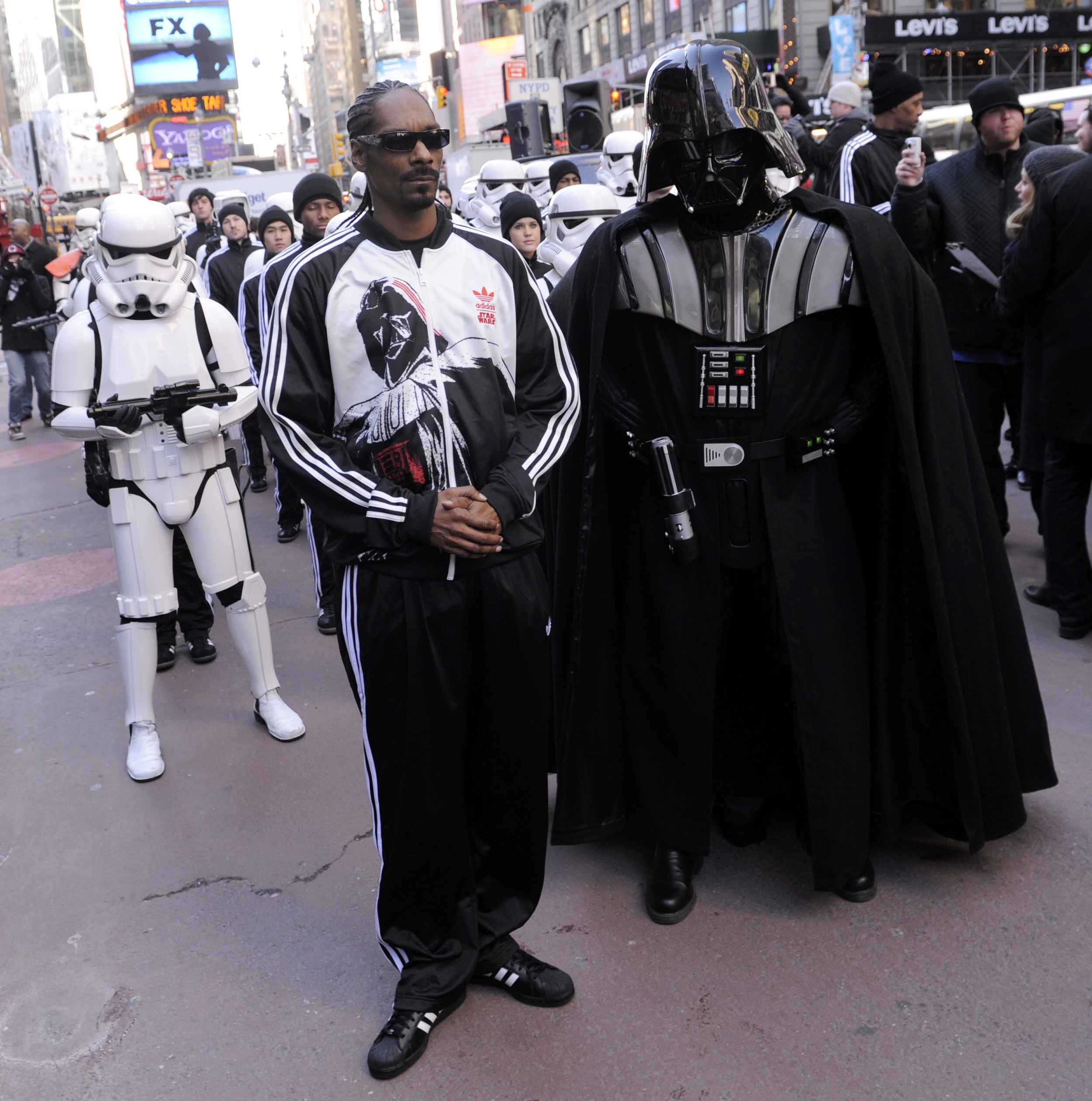 Mayweather a jucat baschet cu rapperul Snoop Dogg / GALERIE FOTO