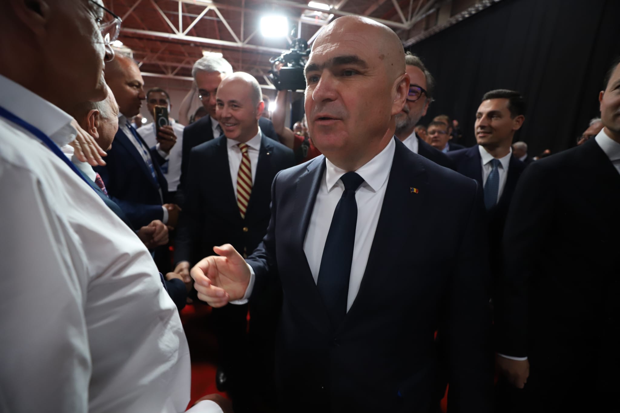 PNL a cerut suspendarea ședinței din Parlament din cauza prezenței abuzive a partidului pe lista Guvernului Veștea