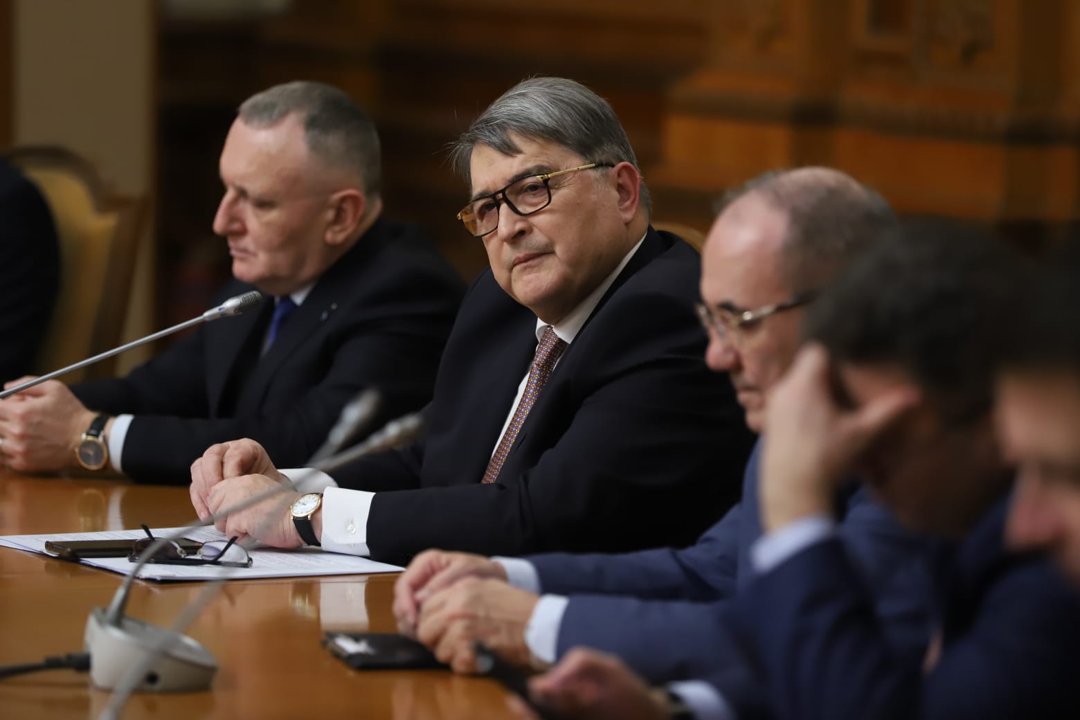 Guvernul Ciolacu 2, învestit după audieri- fulger. Puterea a tremurat până în ultimul moment. Ce nu s-a văzut la televizor | Reportaj