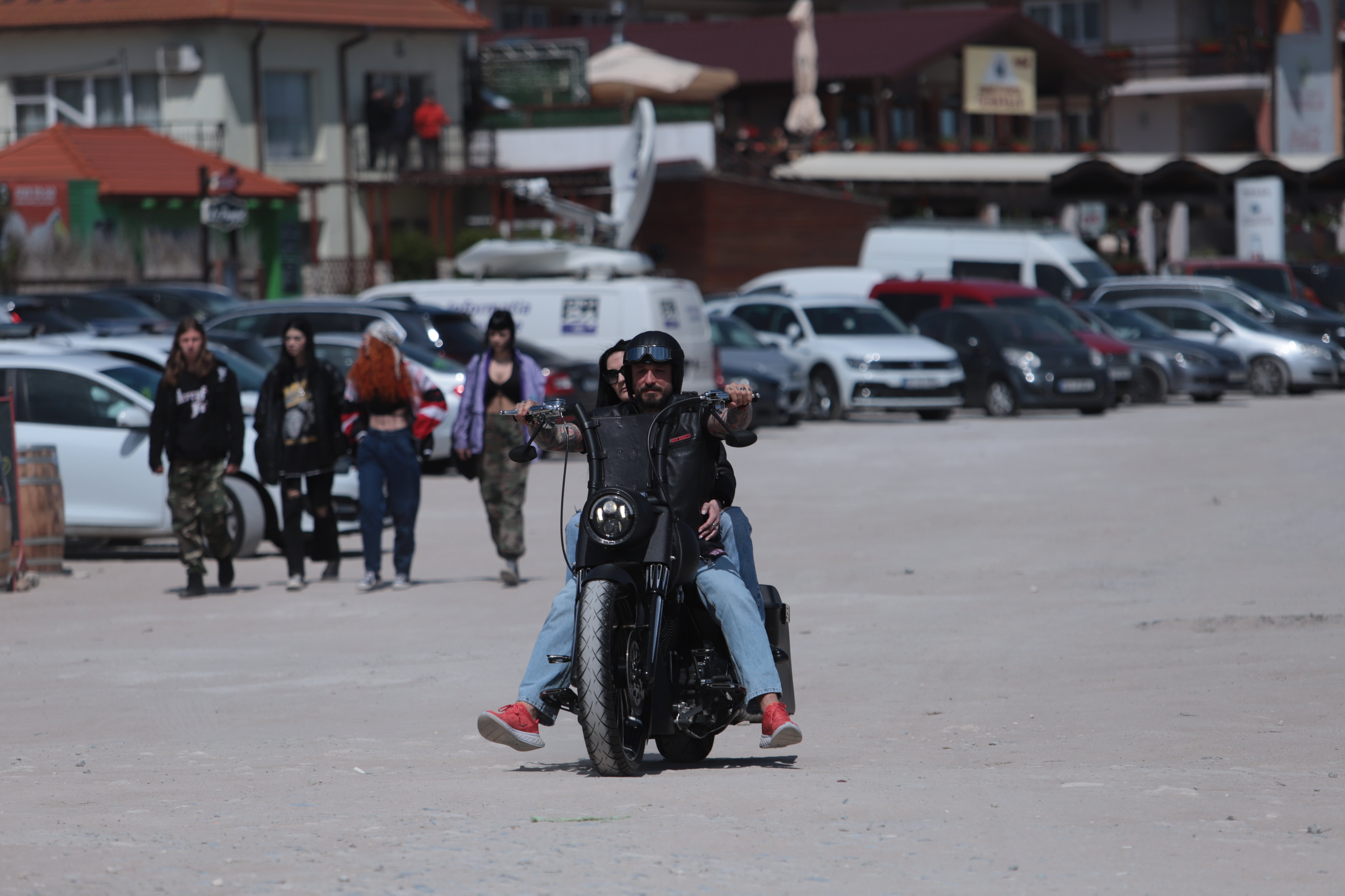 REPORTAJ. Cum a arătat litoralul românesc în minivacanța de 1 Mai: între muzeul spiritului vamaiot și expoziția de grătare organizată de Primăria Constanța