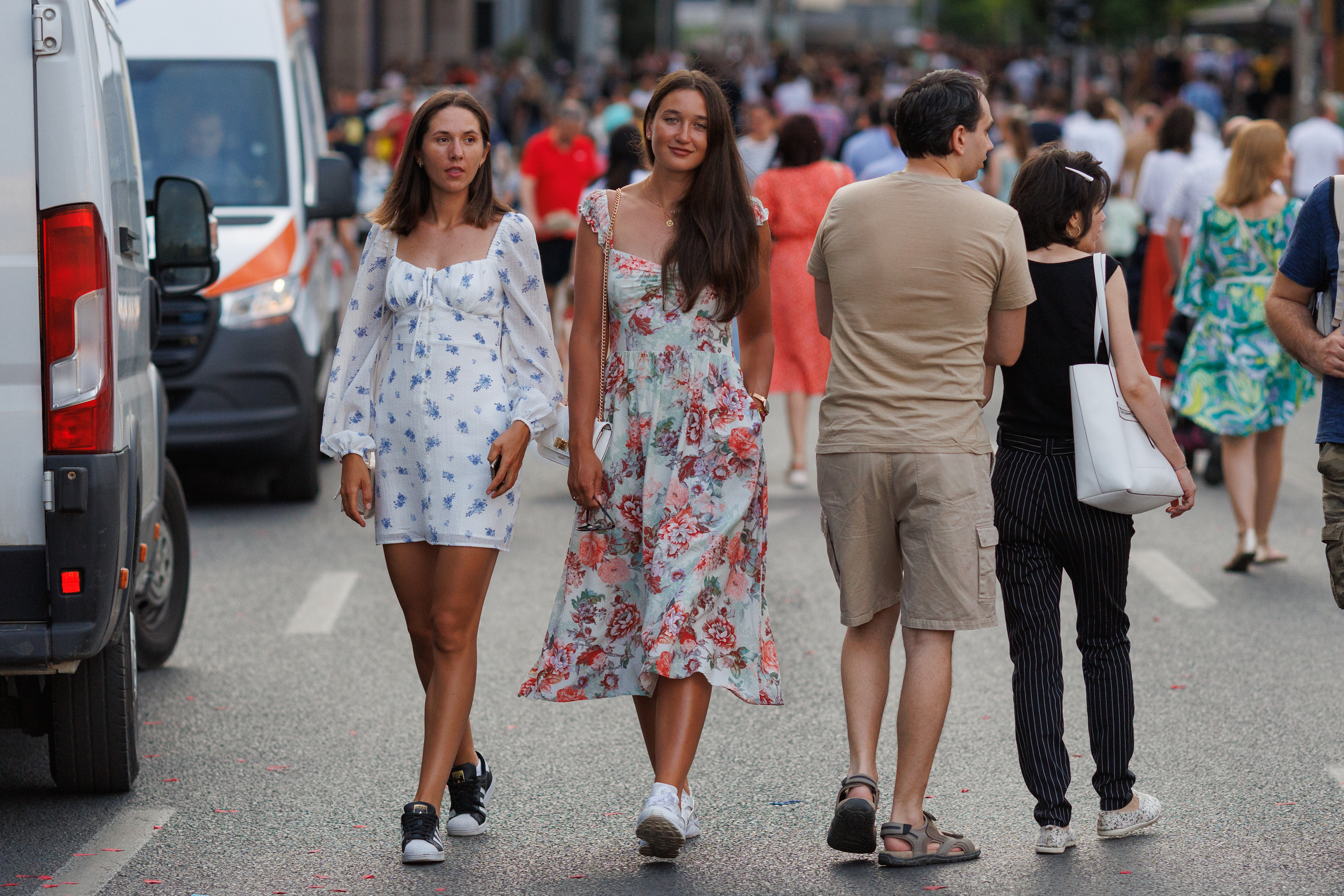 FOTOREPORTAJ. „B-Fit in the Street” în 50 de imagini. 200 de artişti din Spania, Franţa și Italia au făcut spectacol pe străzile din București